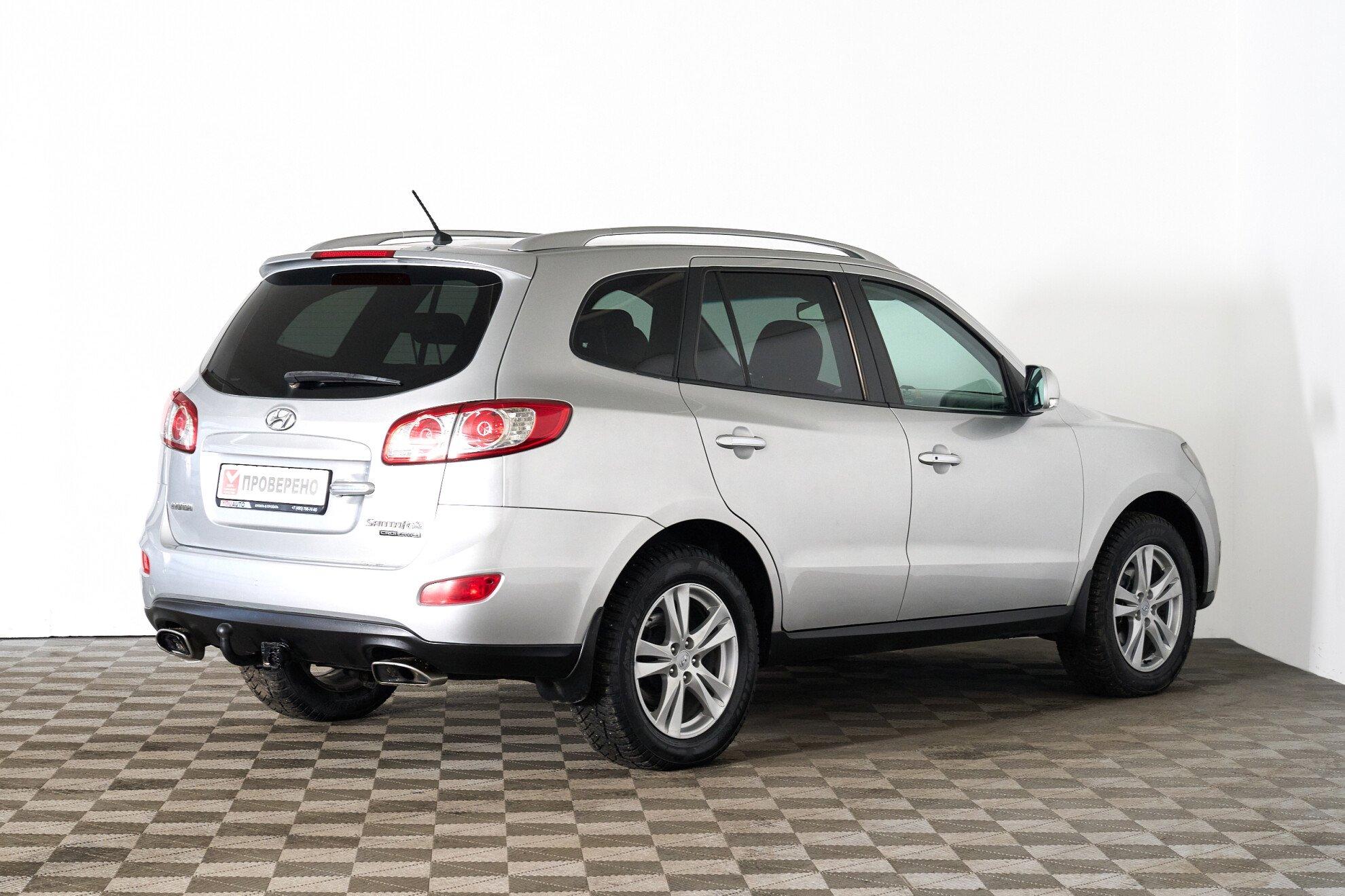 Hyundai Santa Fe 2010, серебряный