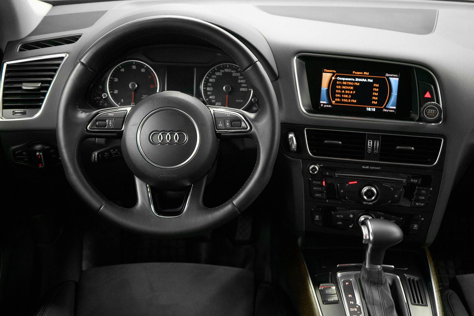 Audi Q5 2012, черный