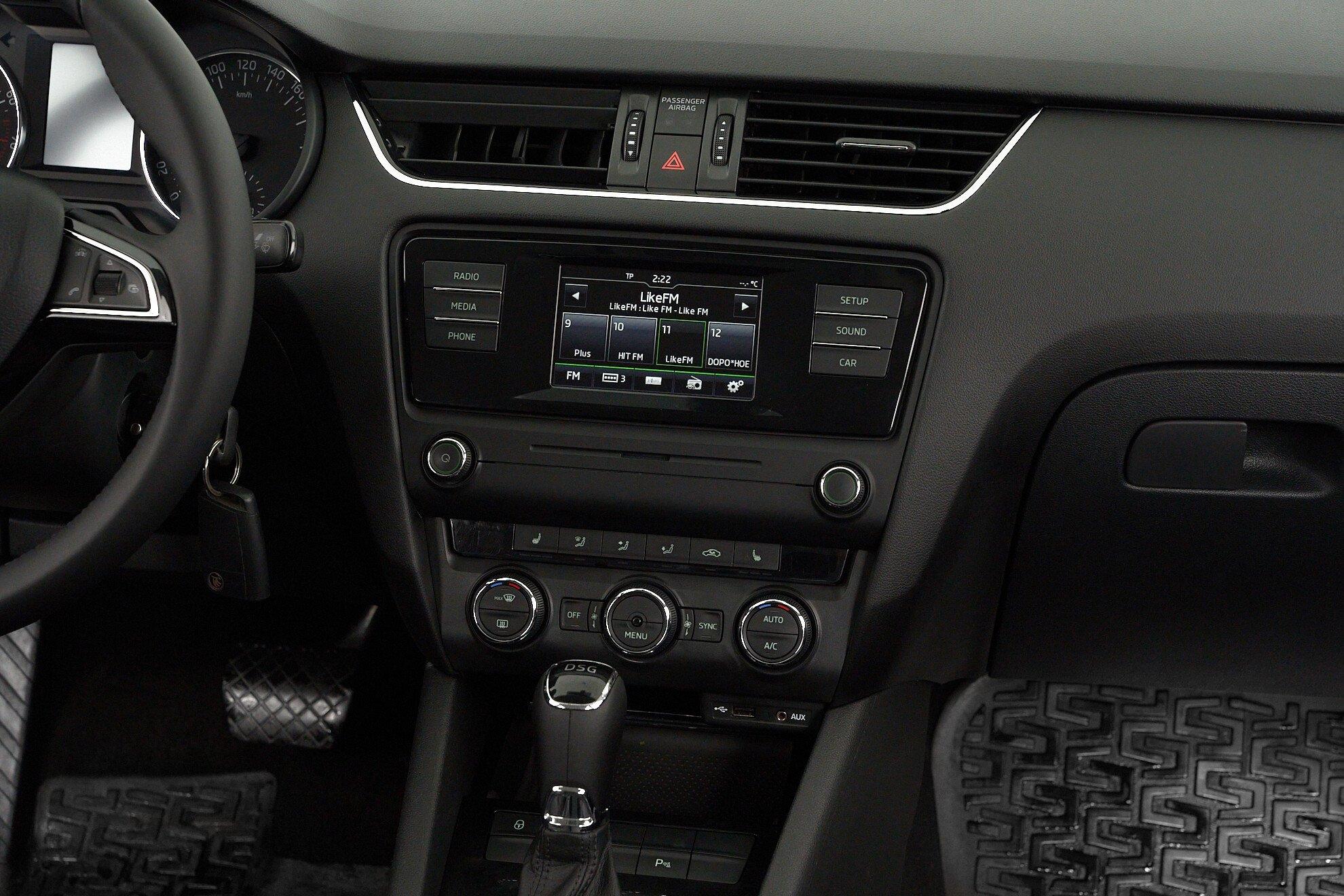 Skoda Octavia 2016, коричневый