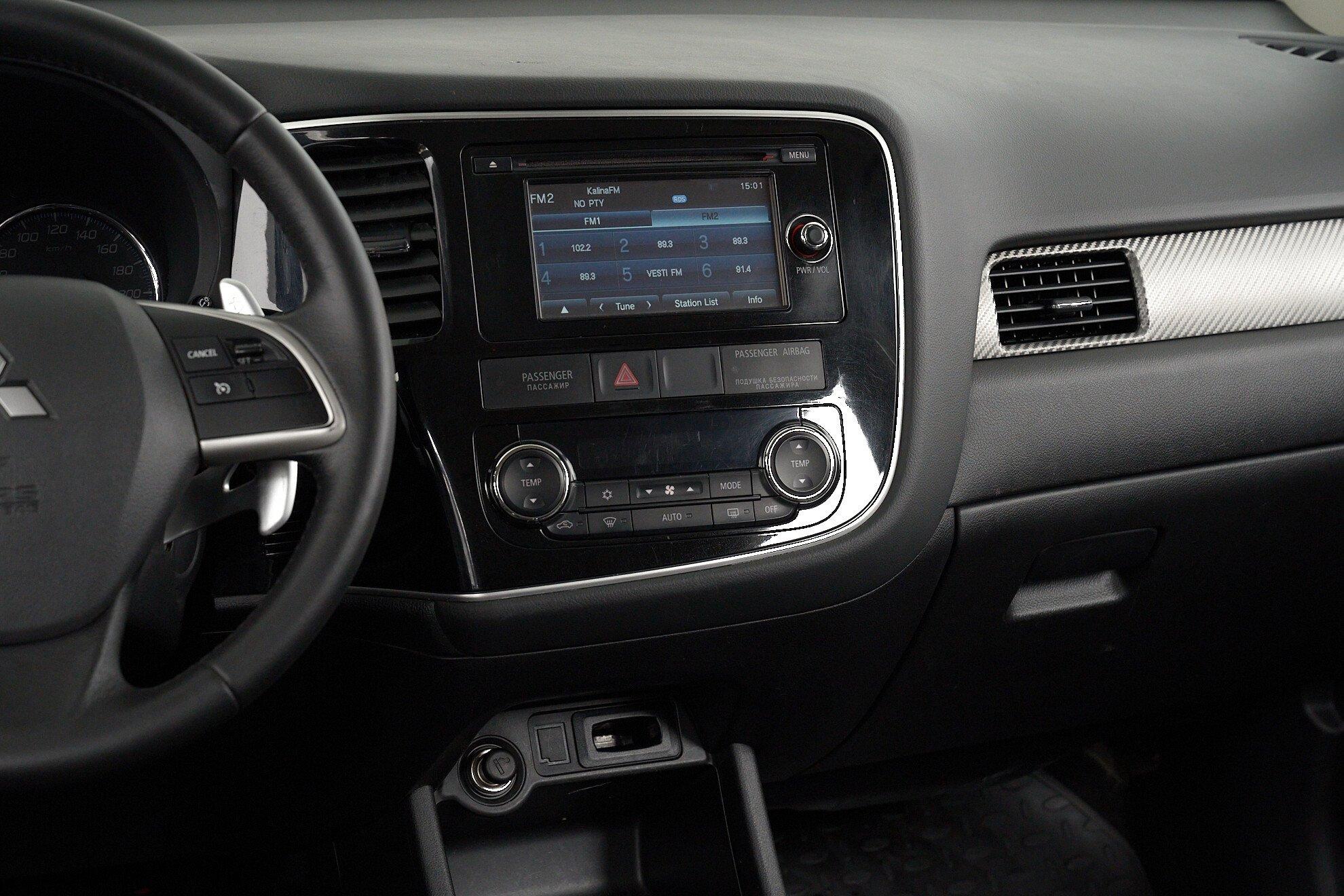 Mitsubishi Outlander 2014, черный