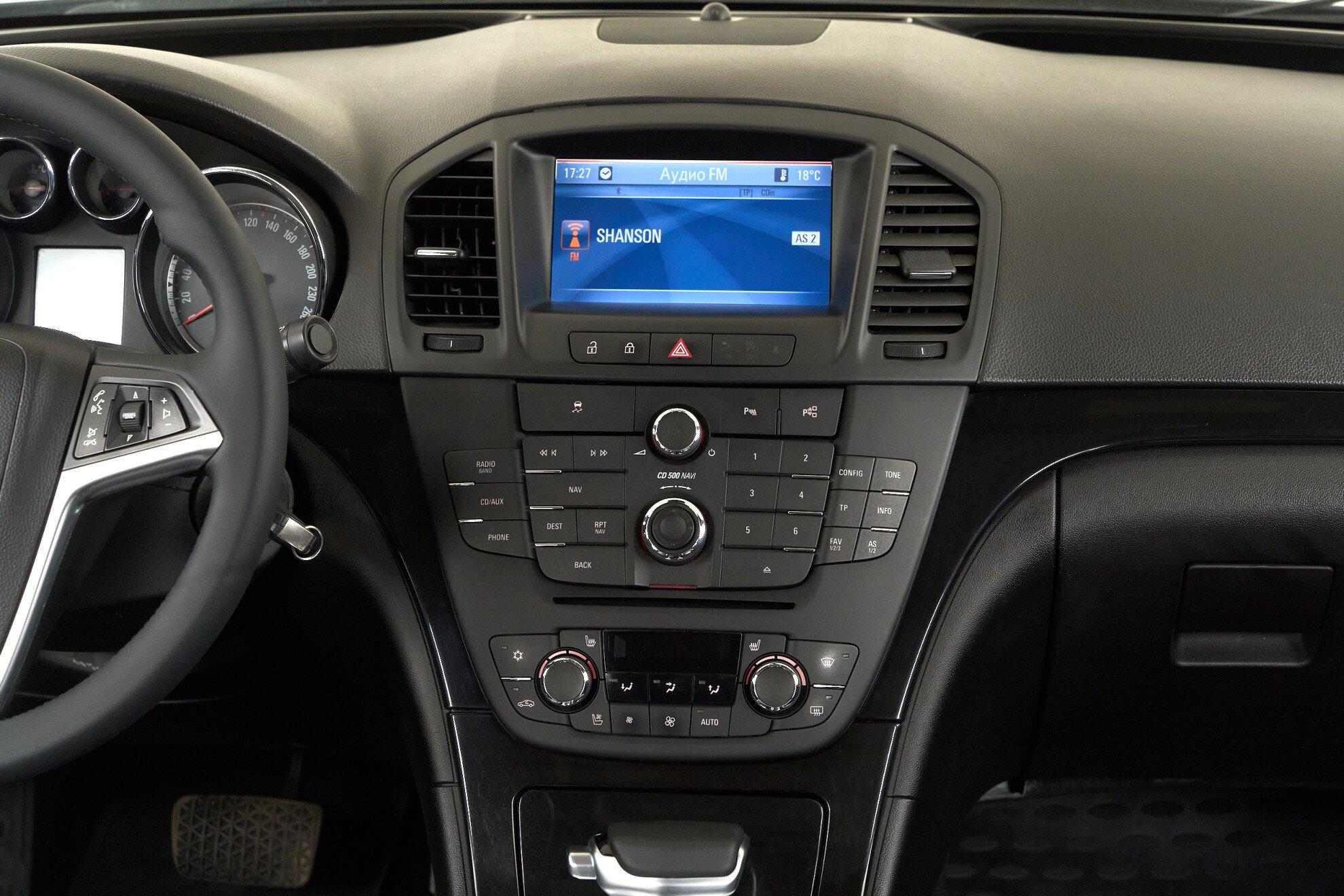 Opel Insignia 2011, черный