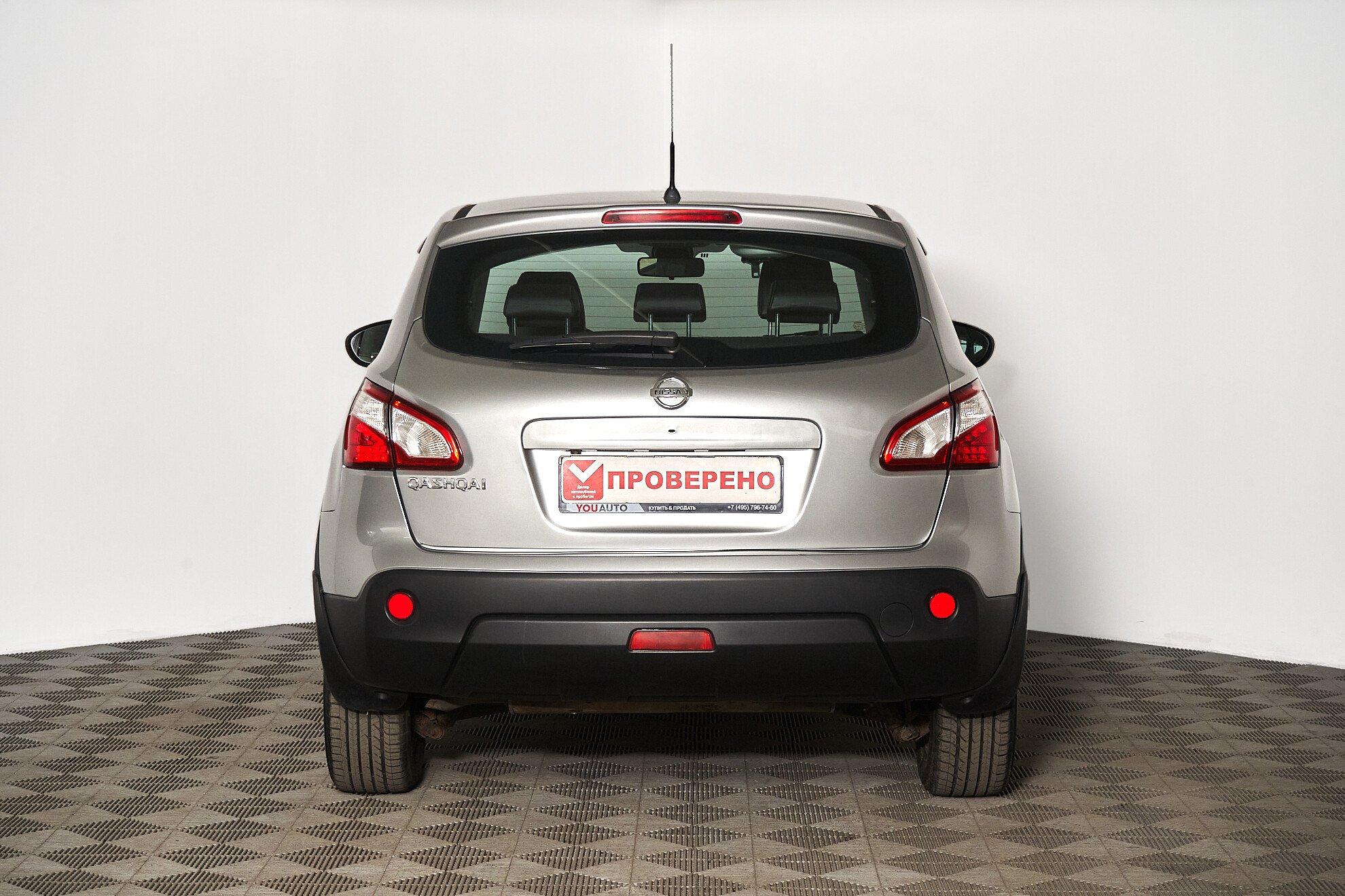 Nissan Qashqai 2011, серебряный