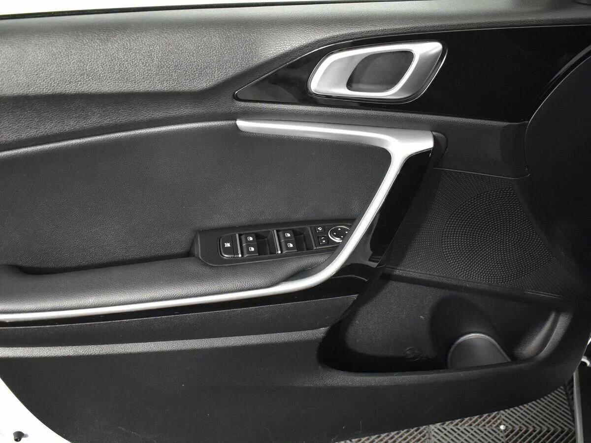 Kia XCeed 2021, белый