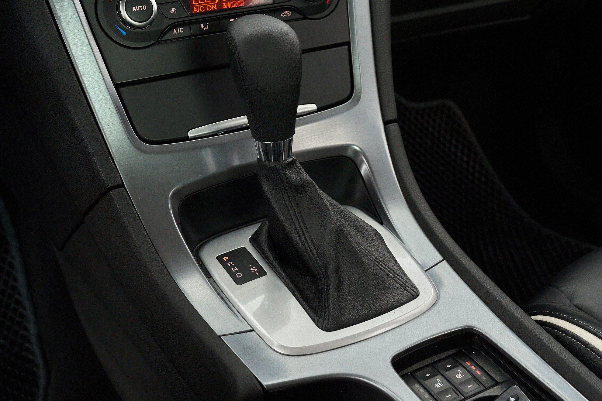 Ford Mondeo 2012, черный