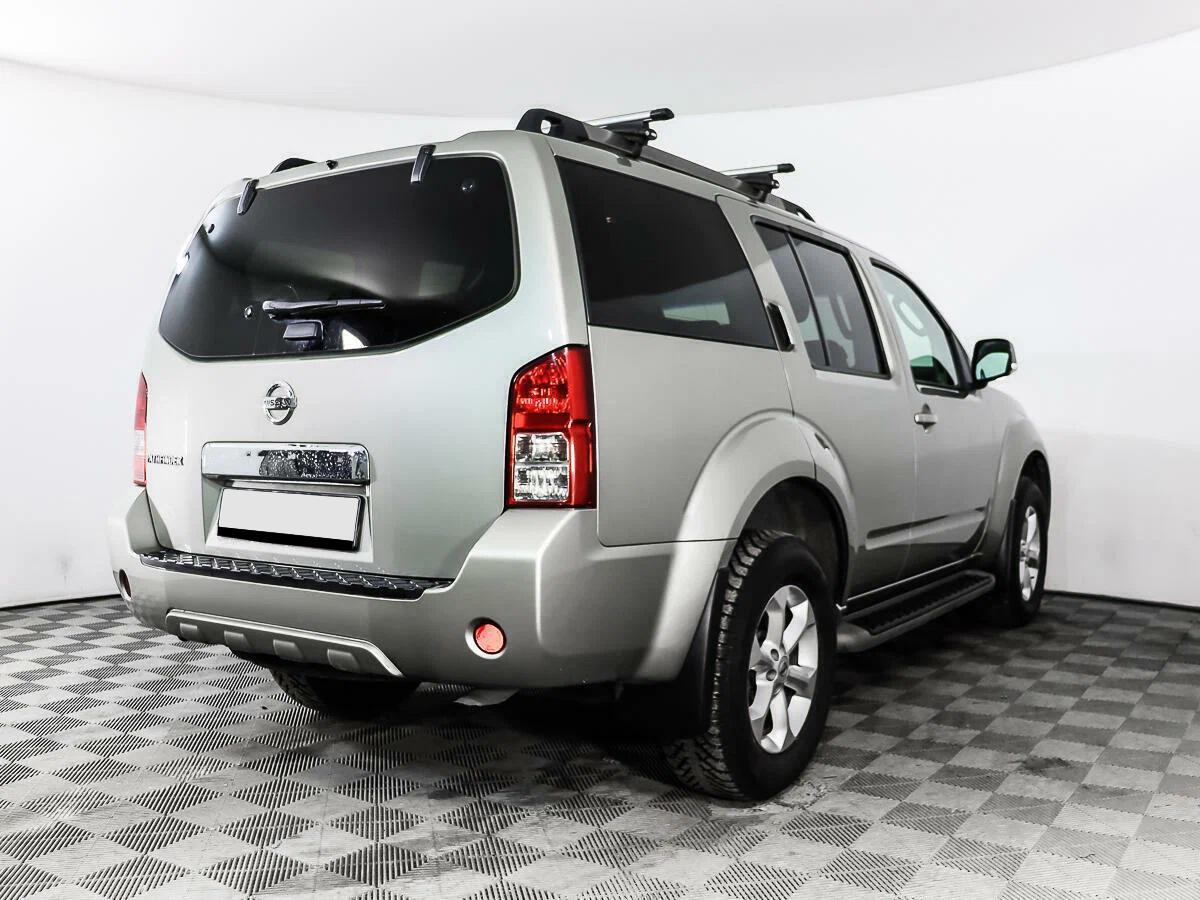 Nissan Pathfinder 2012, серебряный
