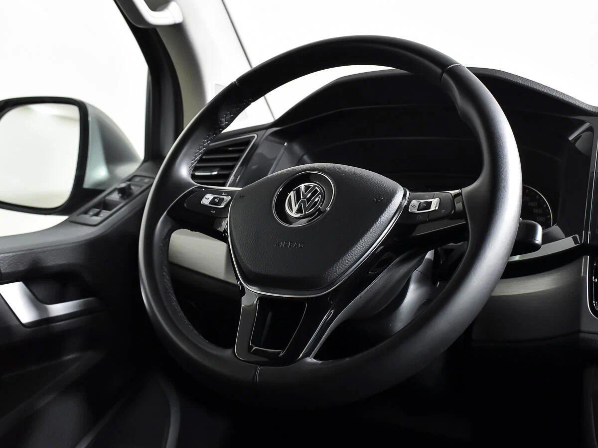 Volkswagen Caravelle 2018, серебряный