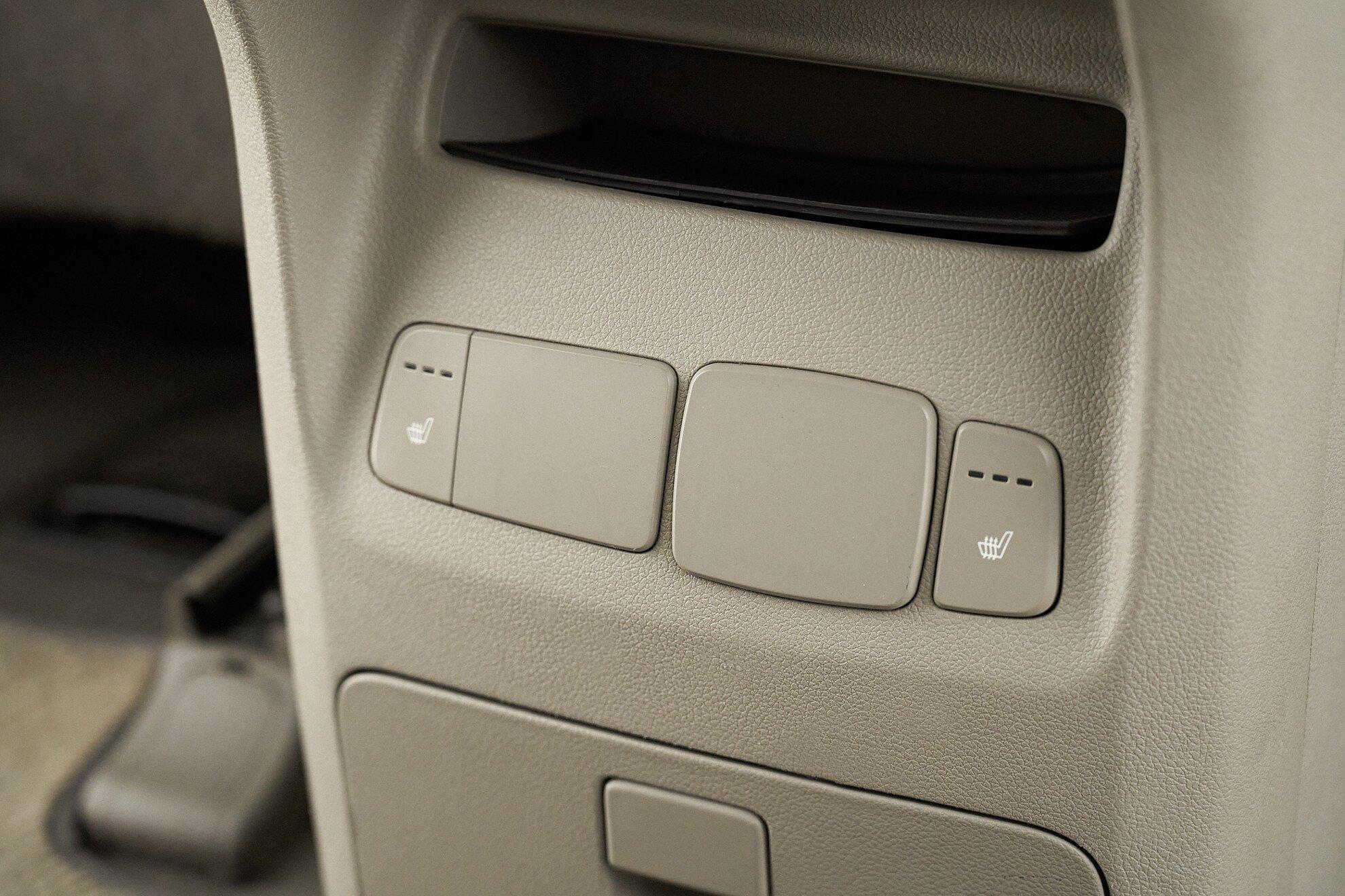 Kia Carnival 2016, белый
