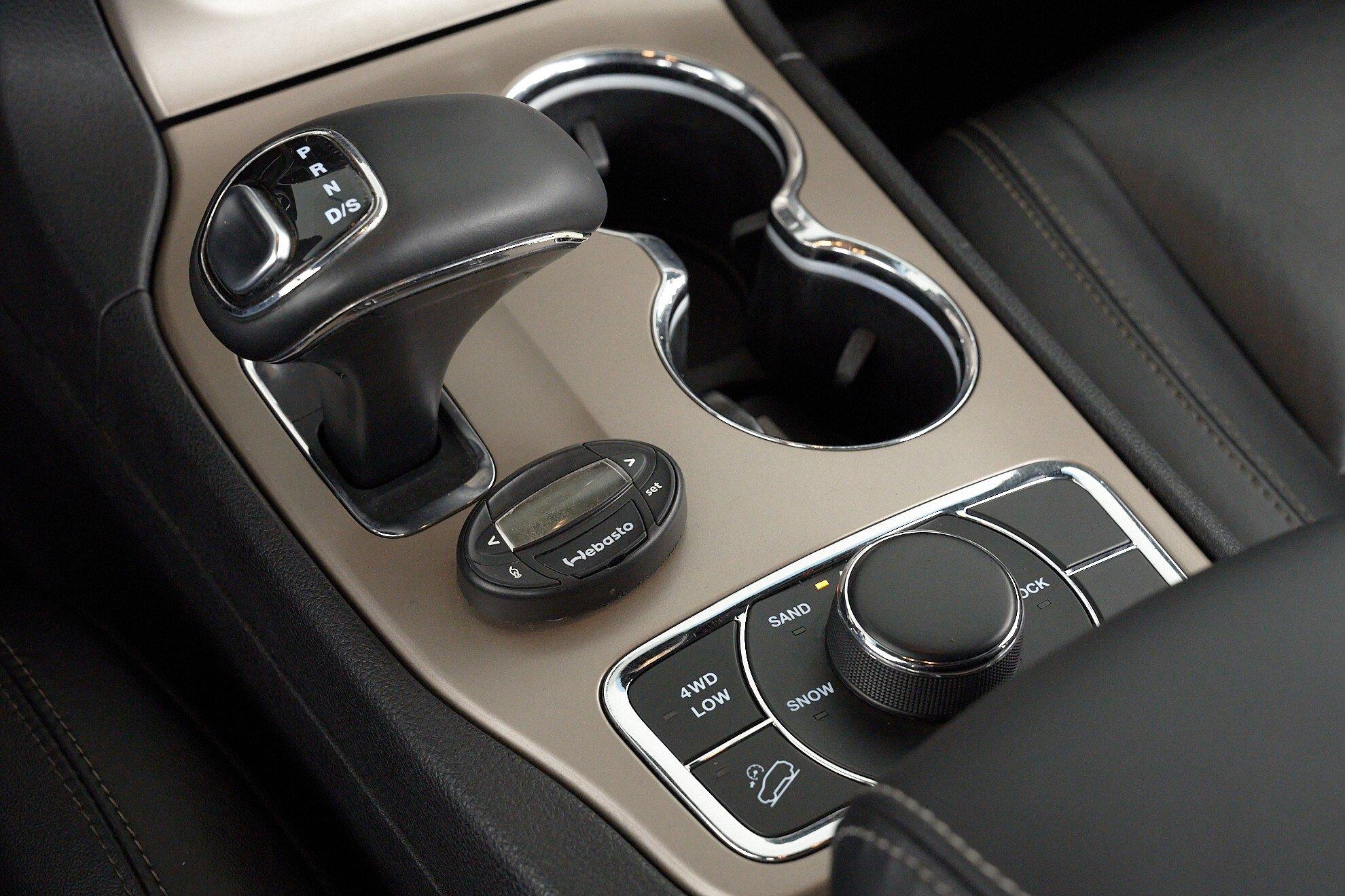 Jeep Grand Cherokee 2013, черный