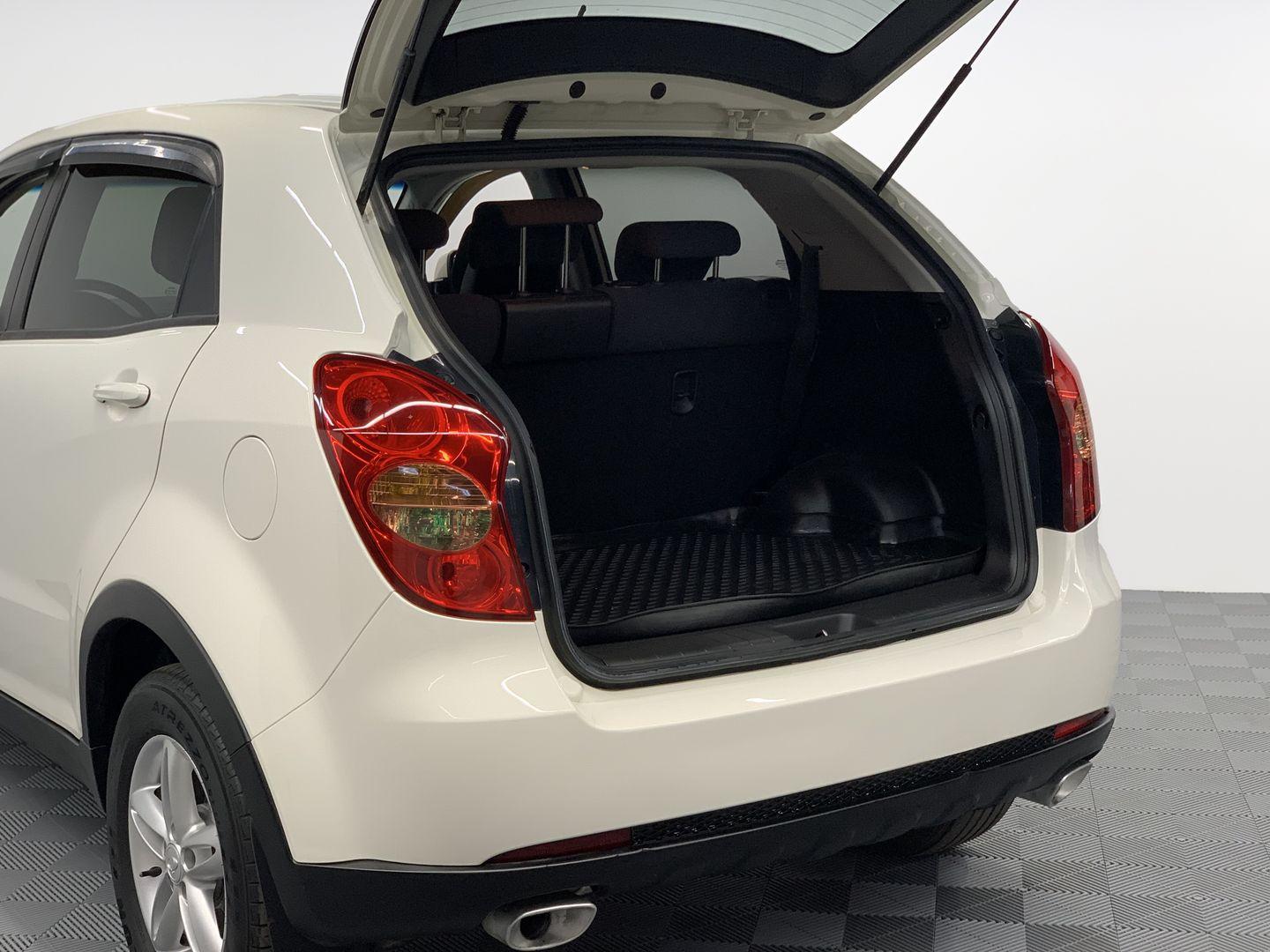 SsangYong Actyon 2011, белый