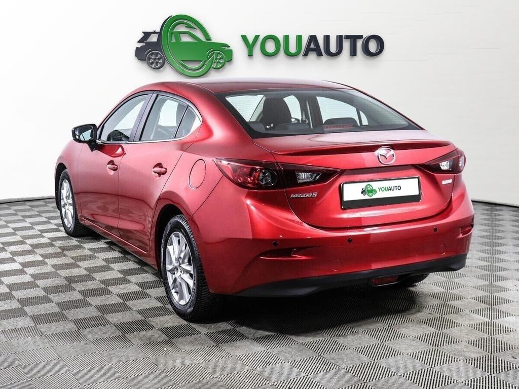 Mazda 3 2018, красный