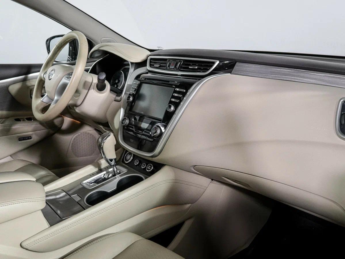 Nissan Murano 2021, белый