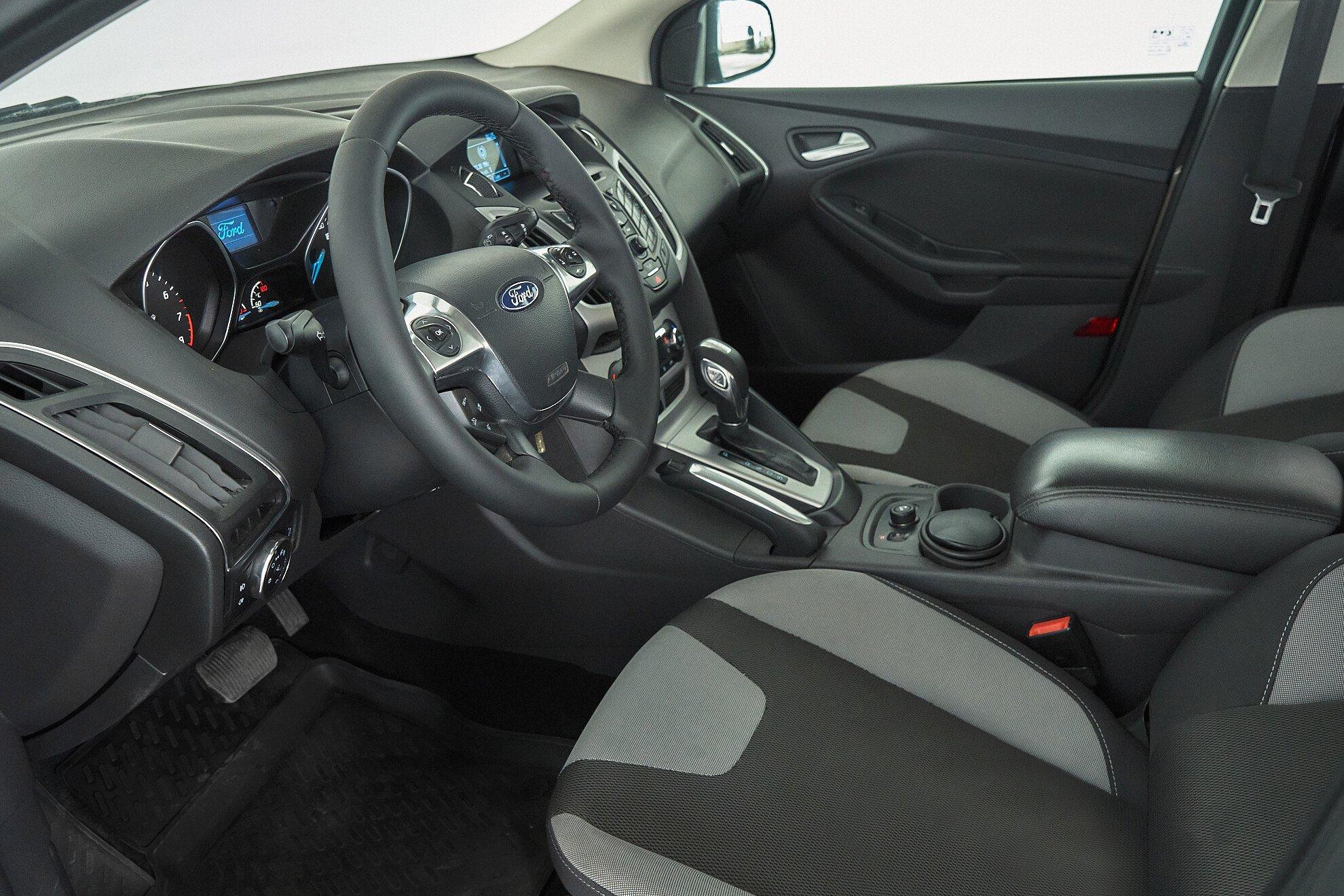 Ford Focus 2015, коричневый