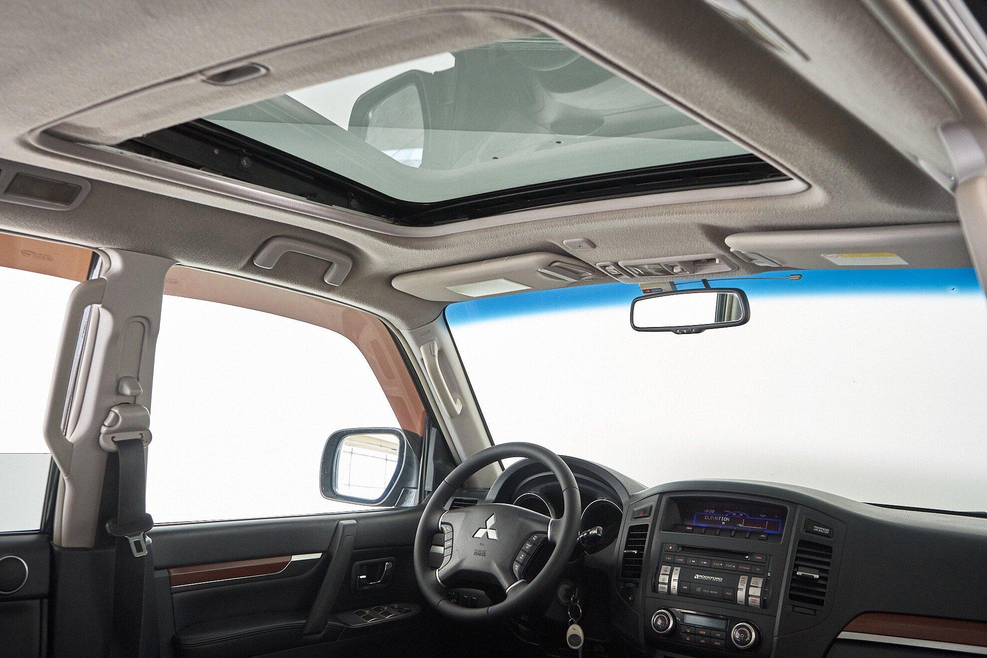 Mitsubishi Pajero 2007, черный