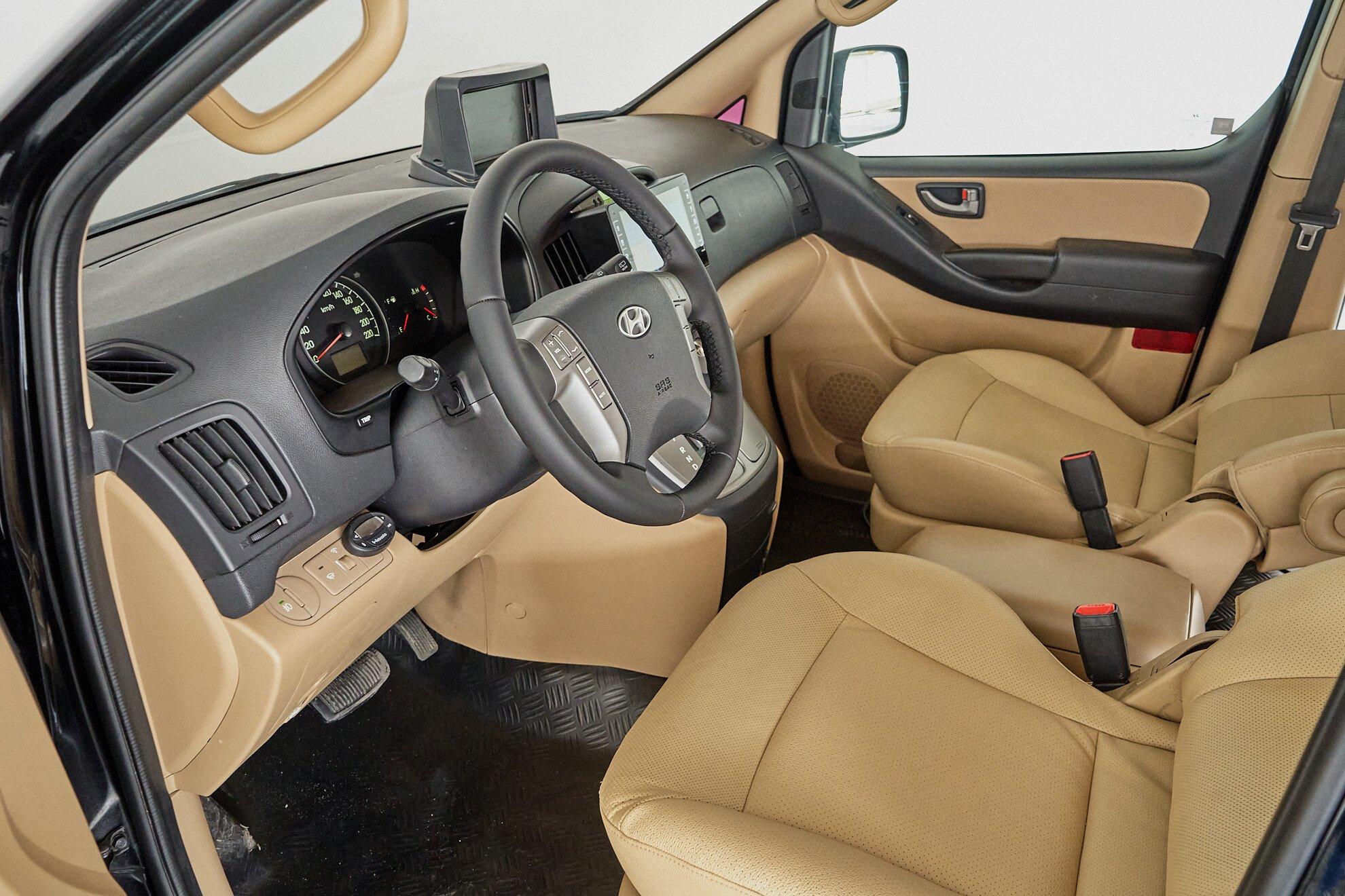 Hyundai Grand Starex 2012, черный