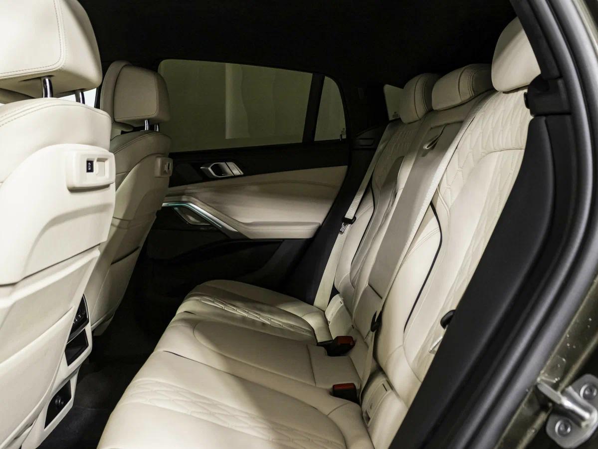 BMW X6 2020, зеленый