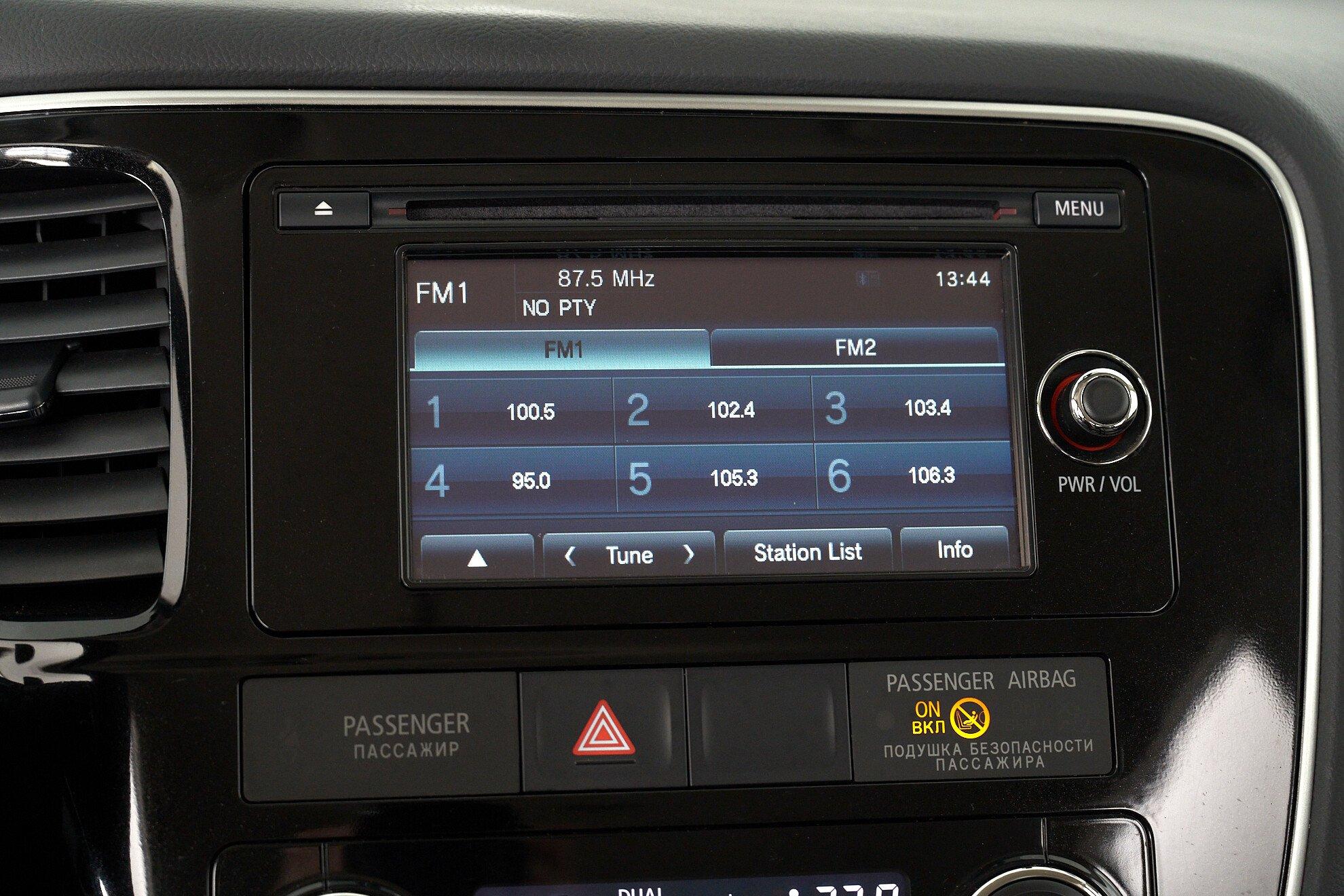 Mitsubishi Outlander 2012, черный