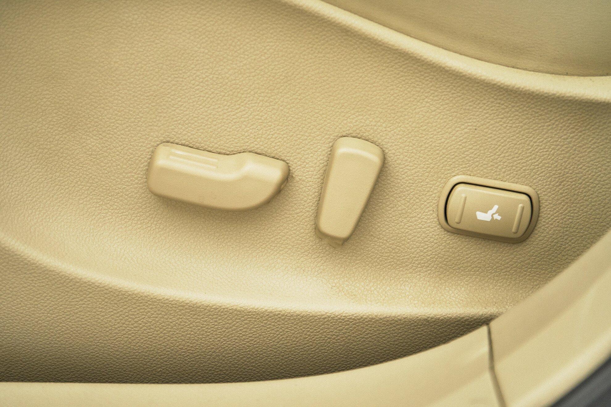Infiniti FX 2012, серебряный