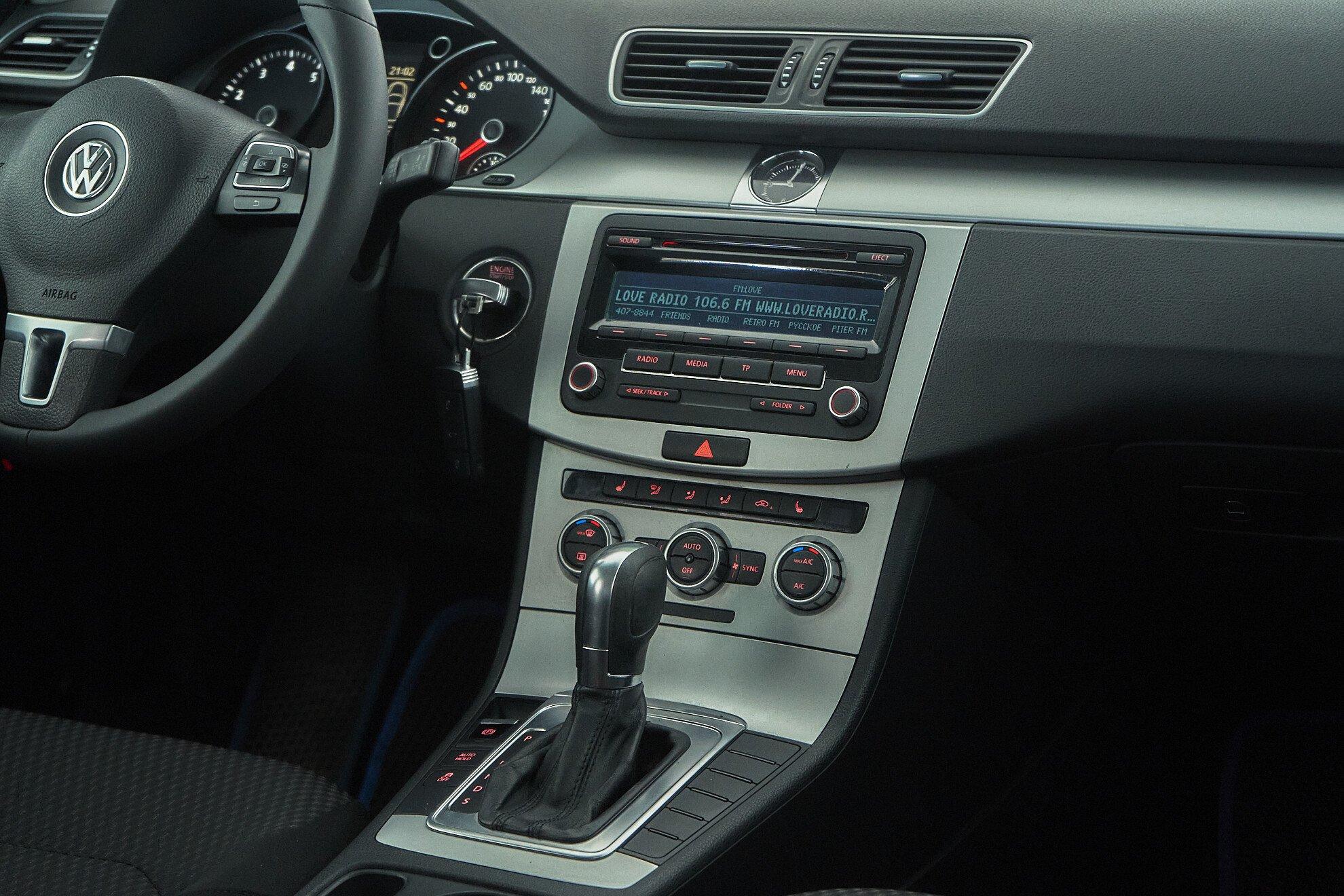 Volkswagen Passat 2012, синий