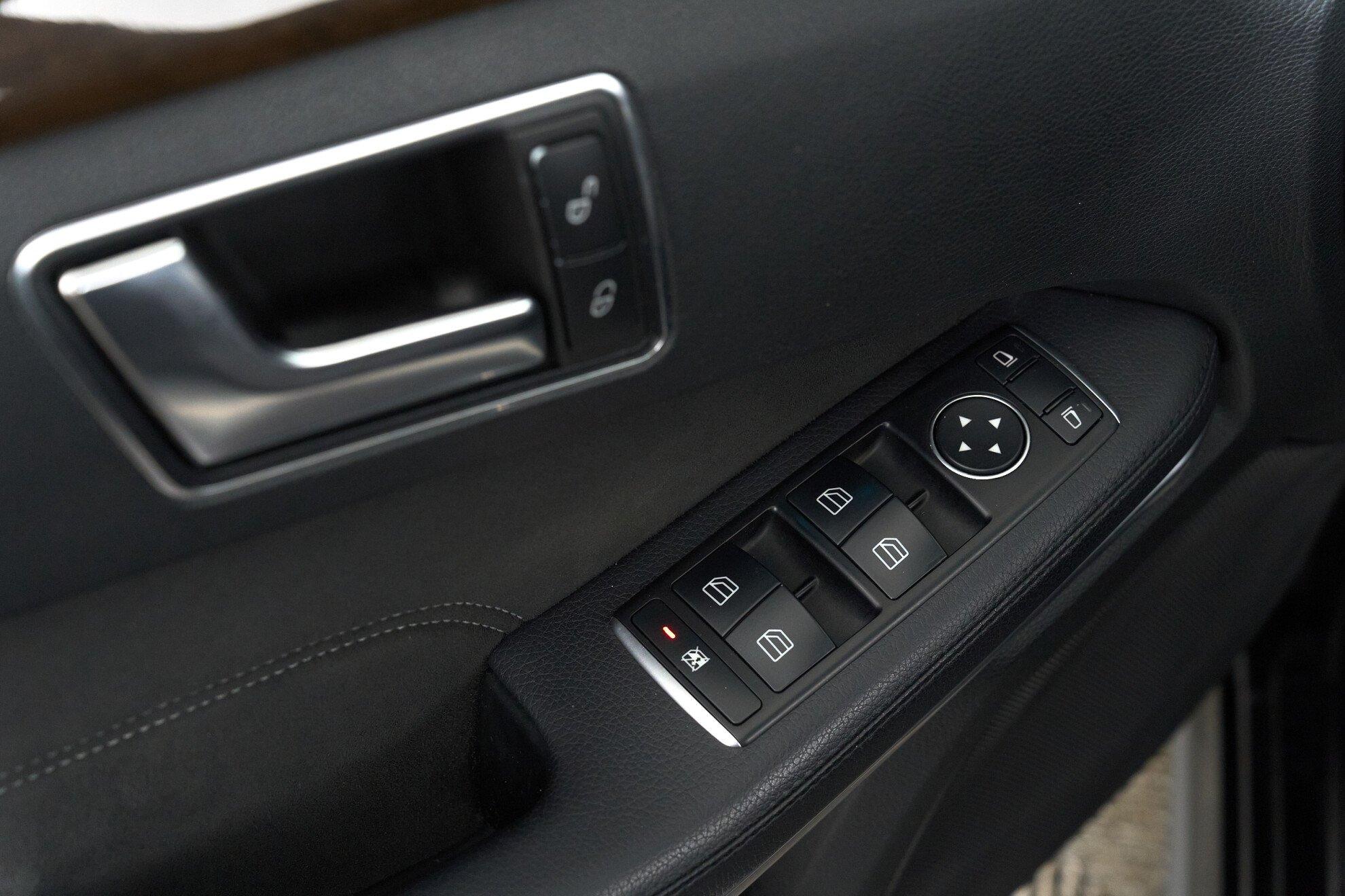 Mercedes-Benz E-Класс 2015, черный