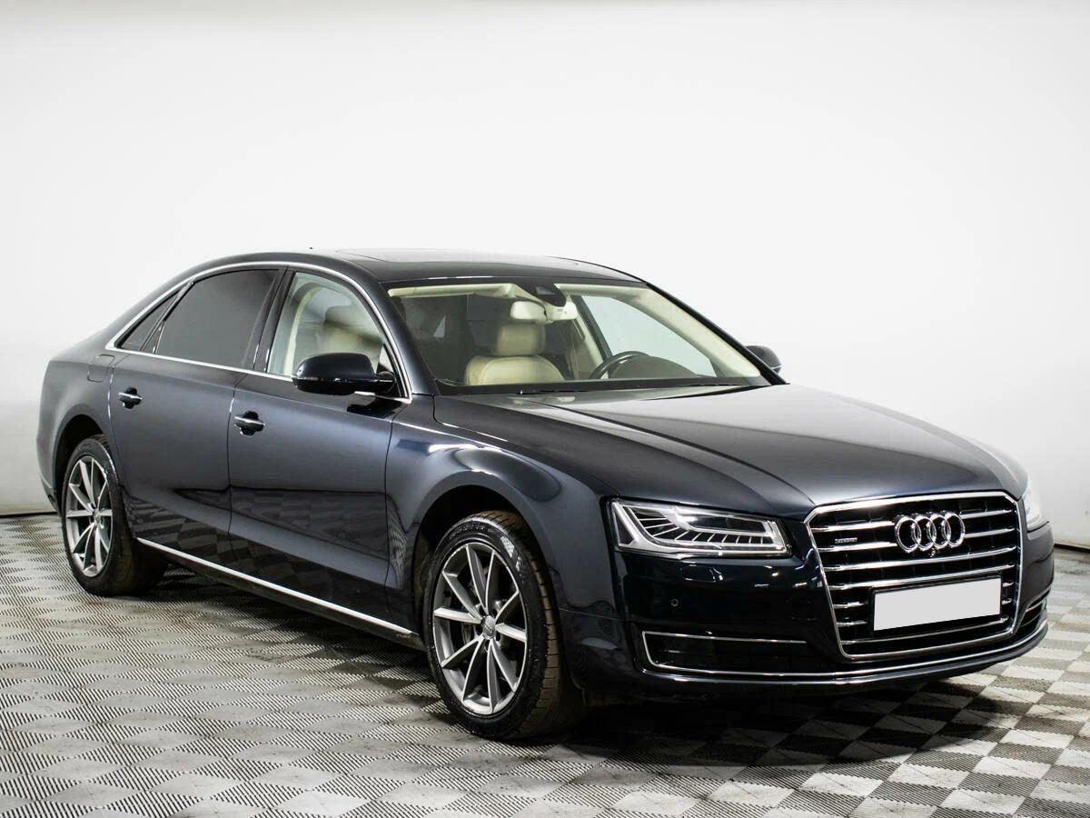 Audi A8 2017, синий