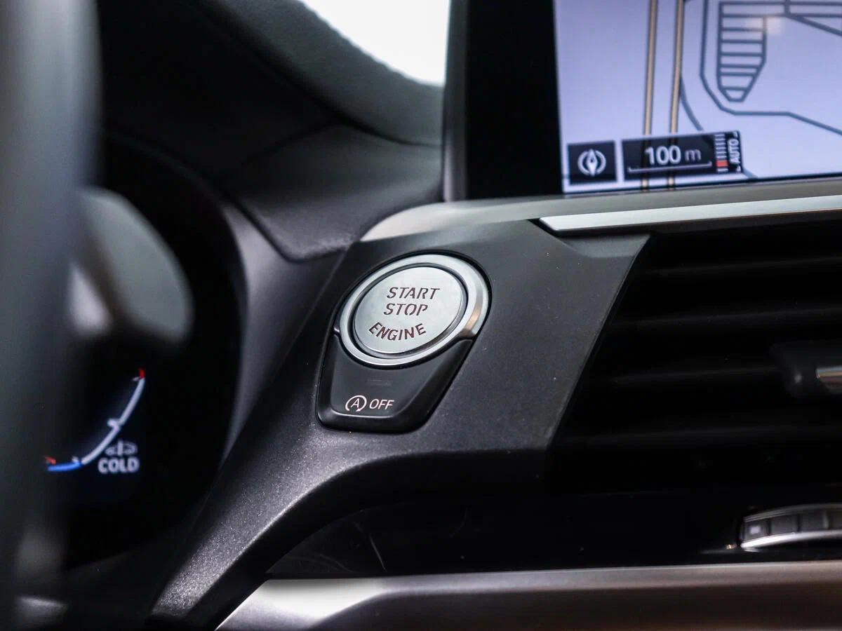 BMW X4 2021, синий