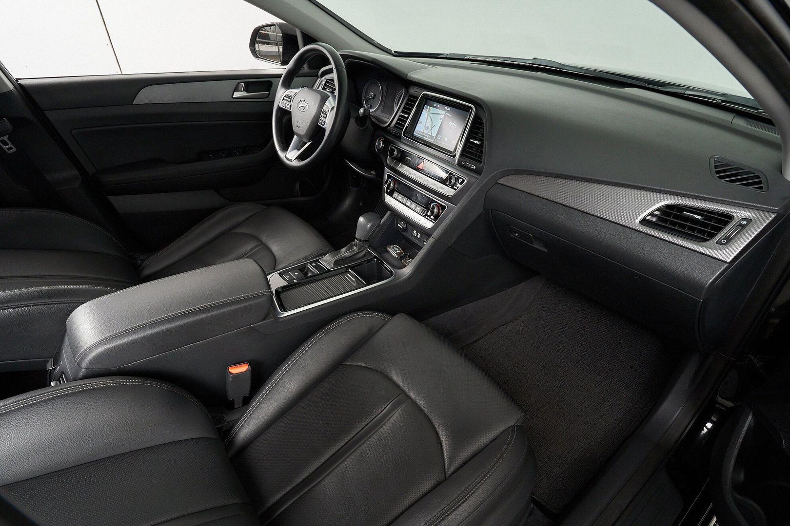 Hyundai Sonata 2019, черный