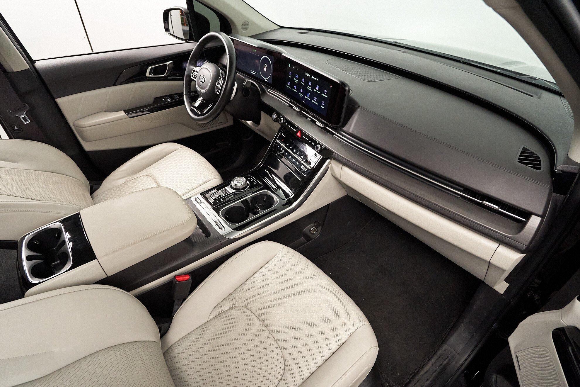 Kia Carnival 2022, черный