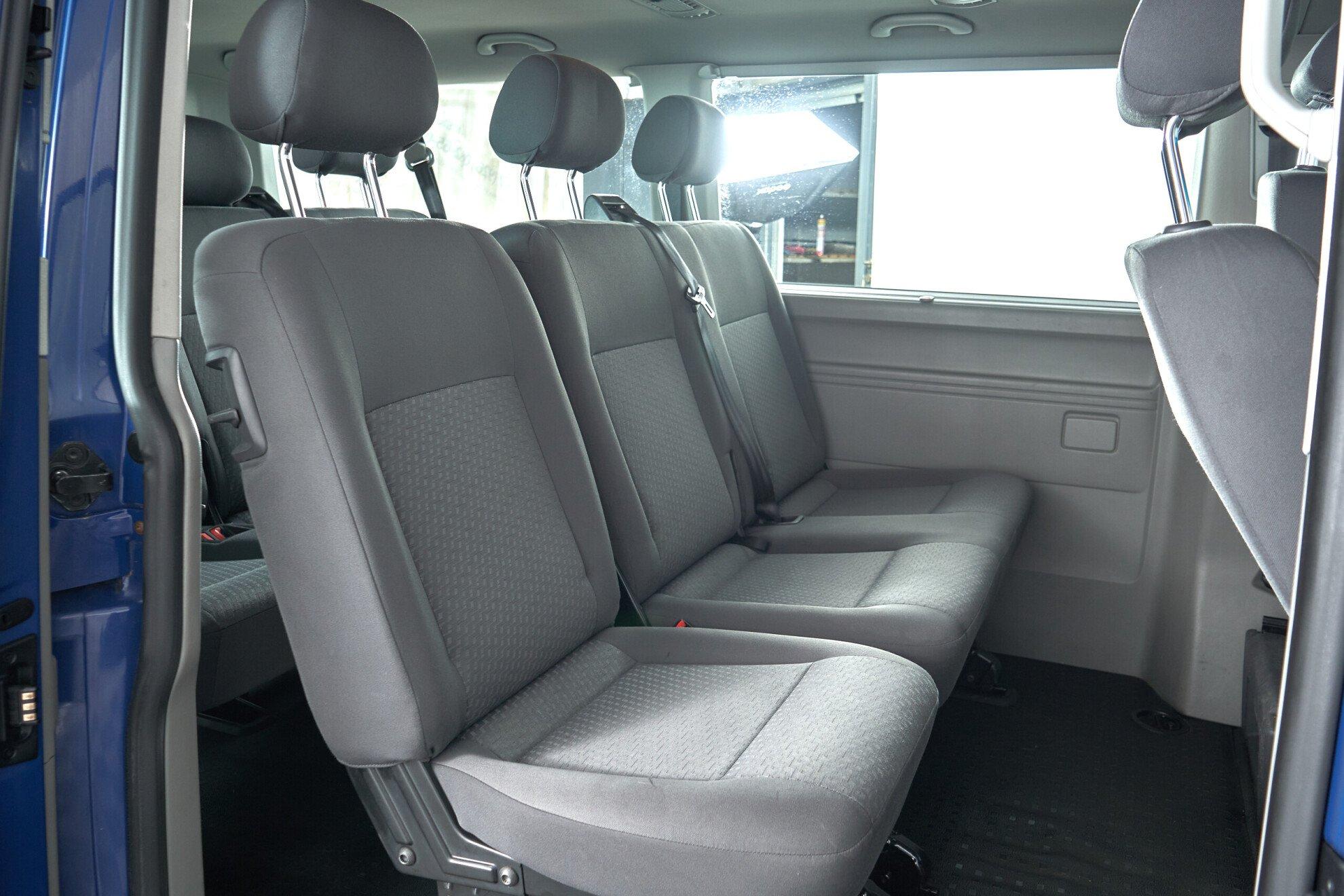 Volkswagen Caravelle 2012, синий
