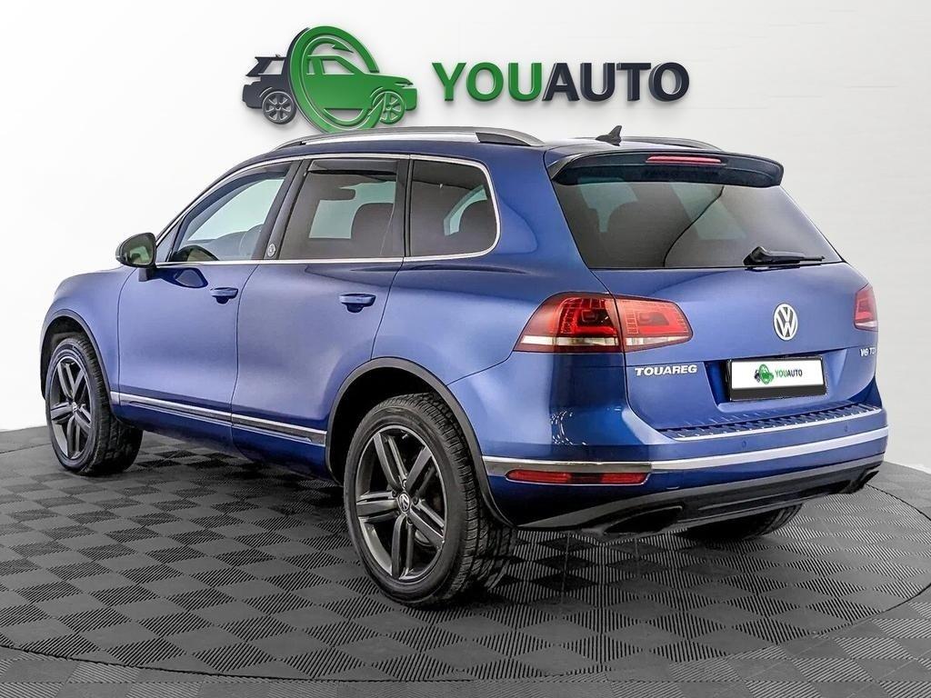 Volkswagen Touareg 2018, синий