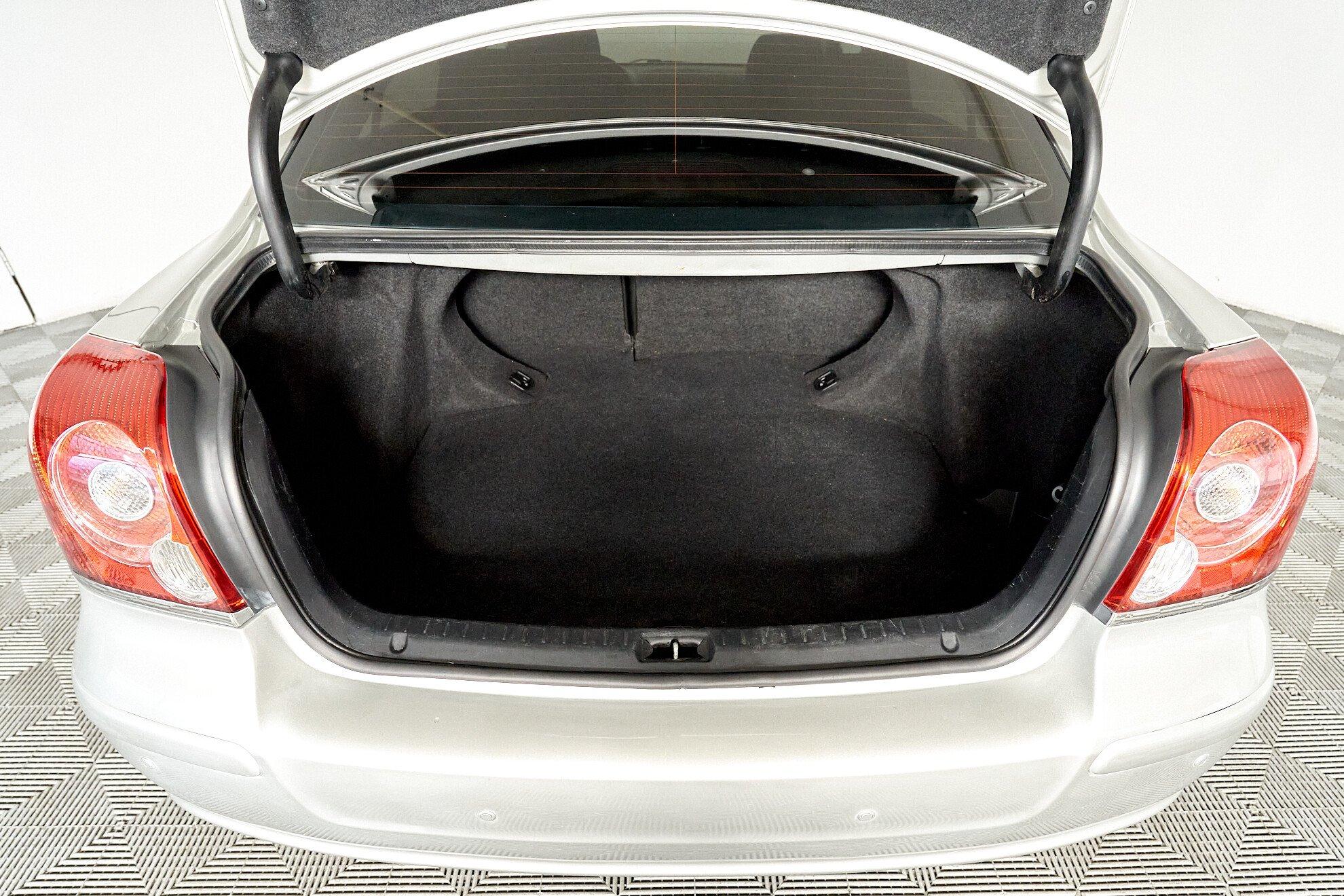 Toyota Avensis 2008, серебряный