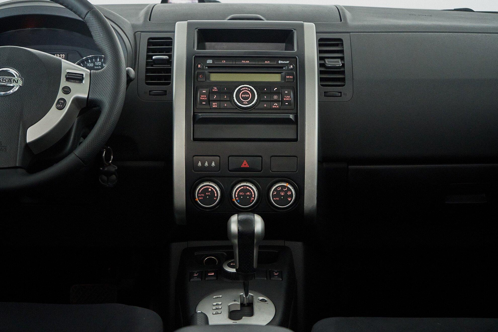 Nissan X-Trail 2011, серый