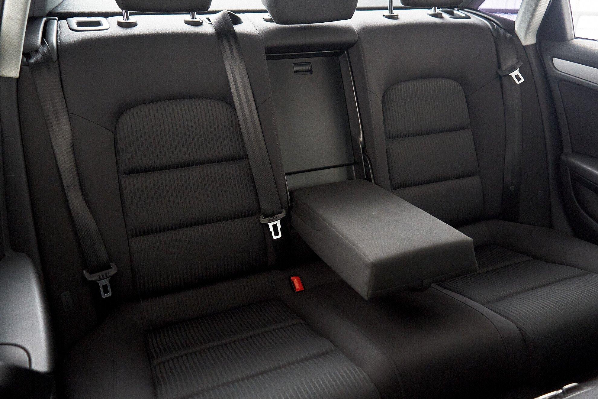 Audi A4 2012, черный