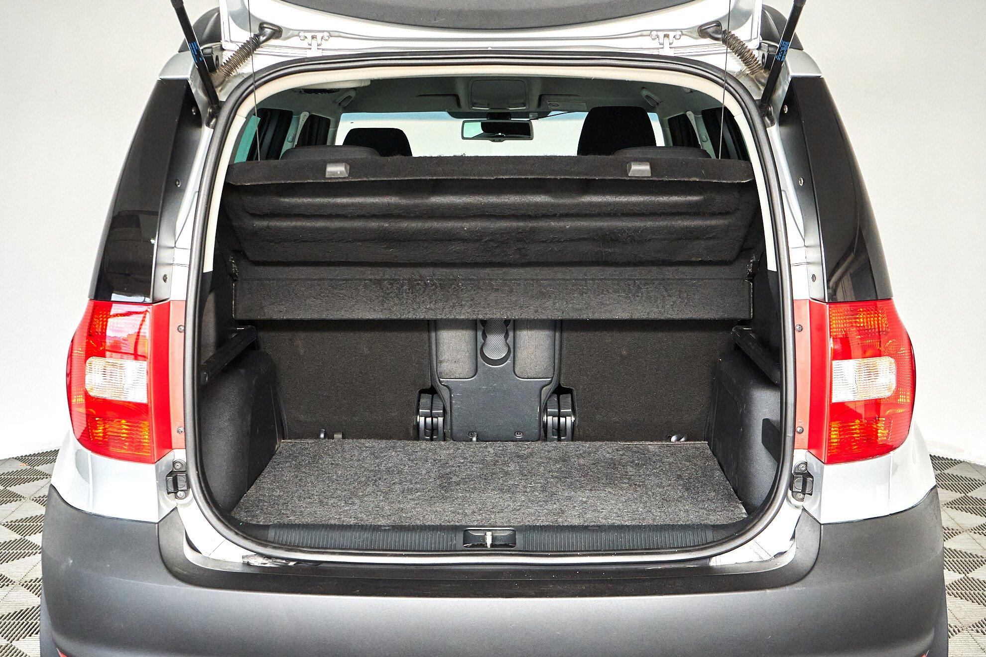 Skoda Yeti 2013, серебряный