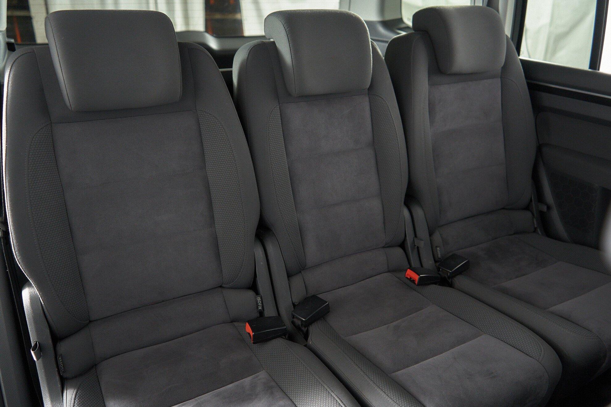 Volkswagen Touran 2012, черный
