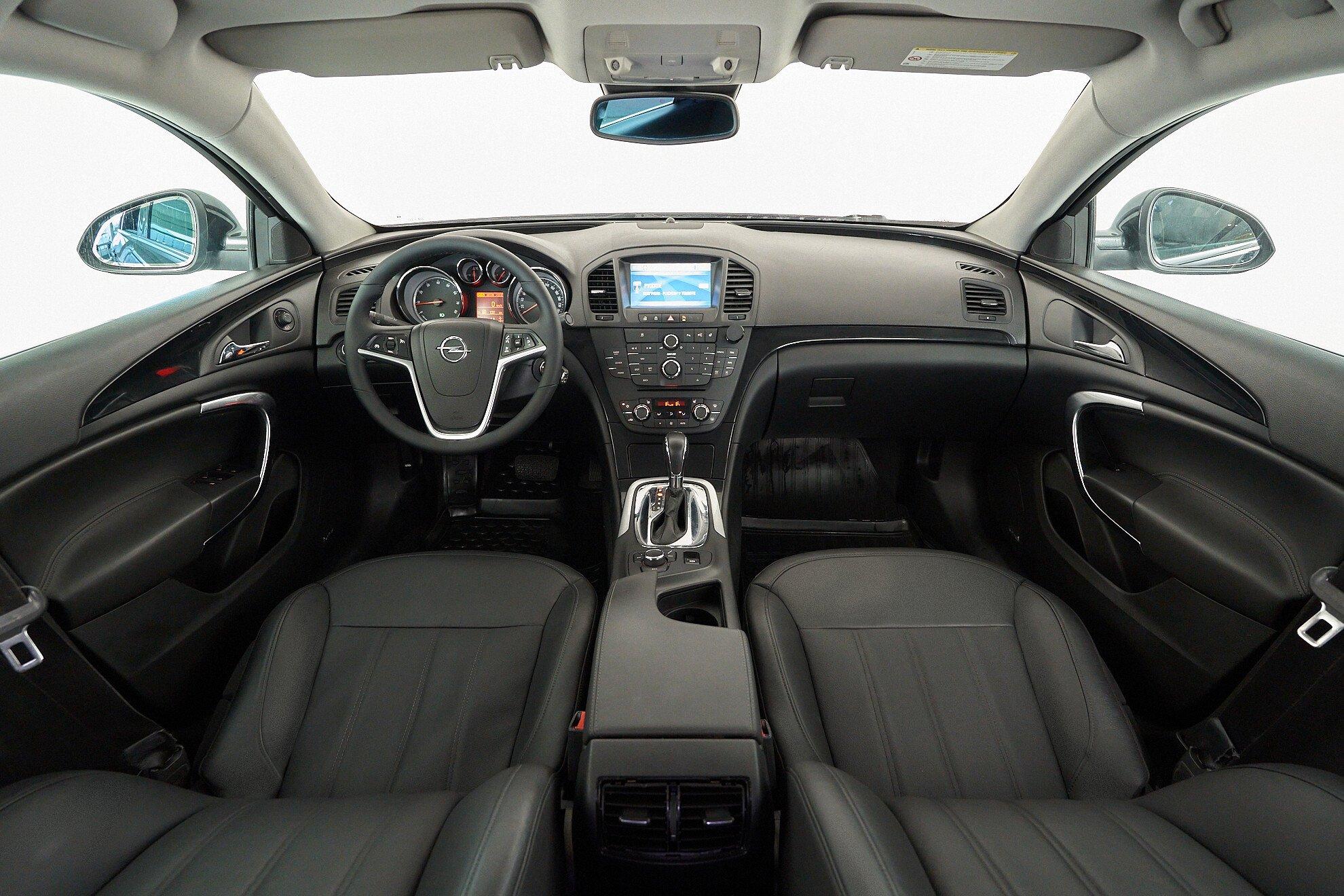 Opel Insignia 2012, черный