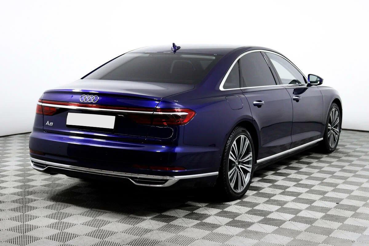 Audi A8 2018, синий