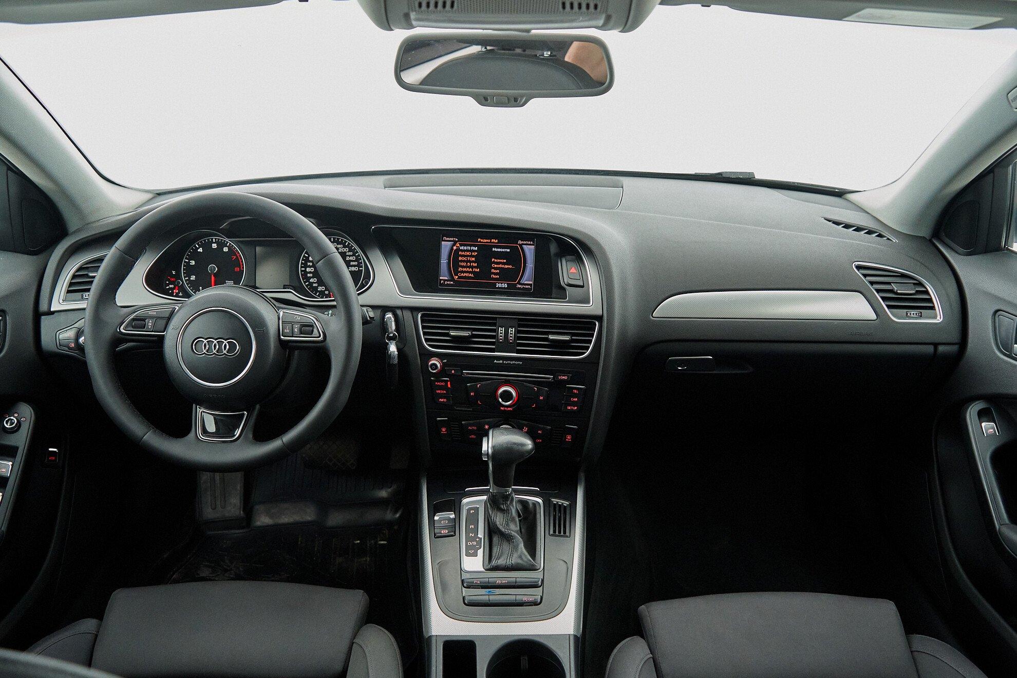Audi A4 2014, черный