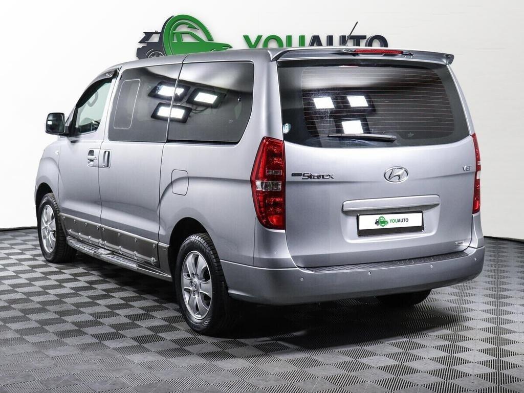 Hyundai Grand Starex 2020, серый