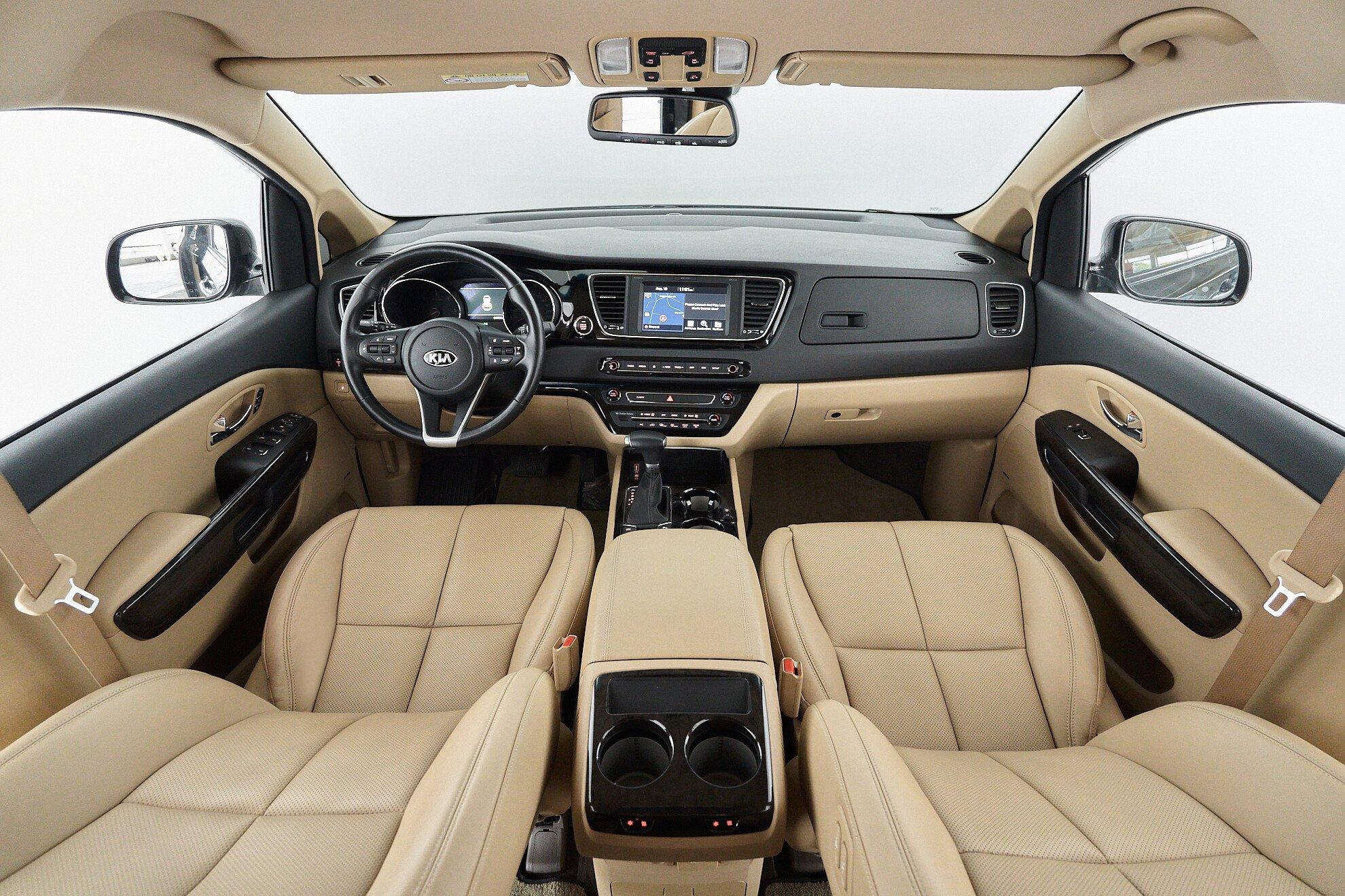 Kia Carnival 2020, черный