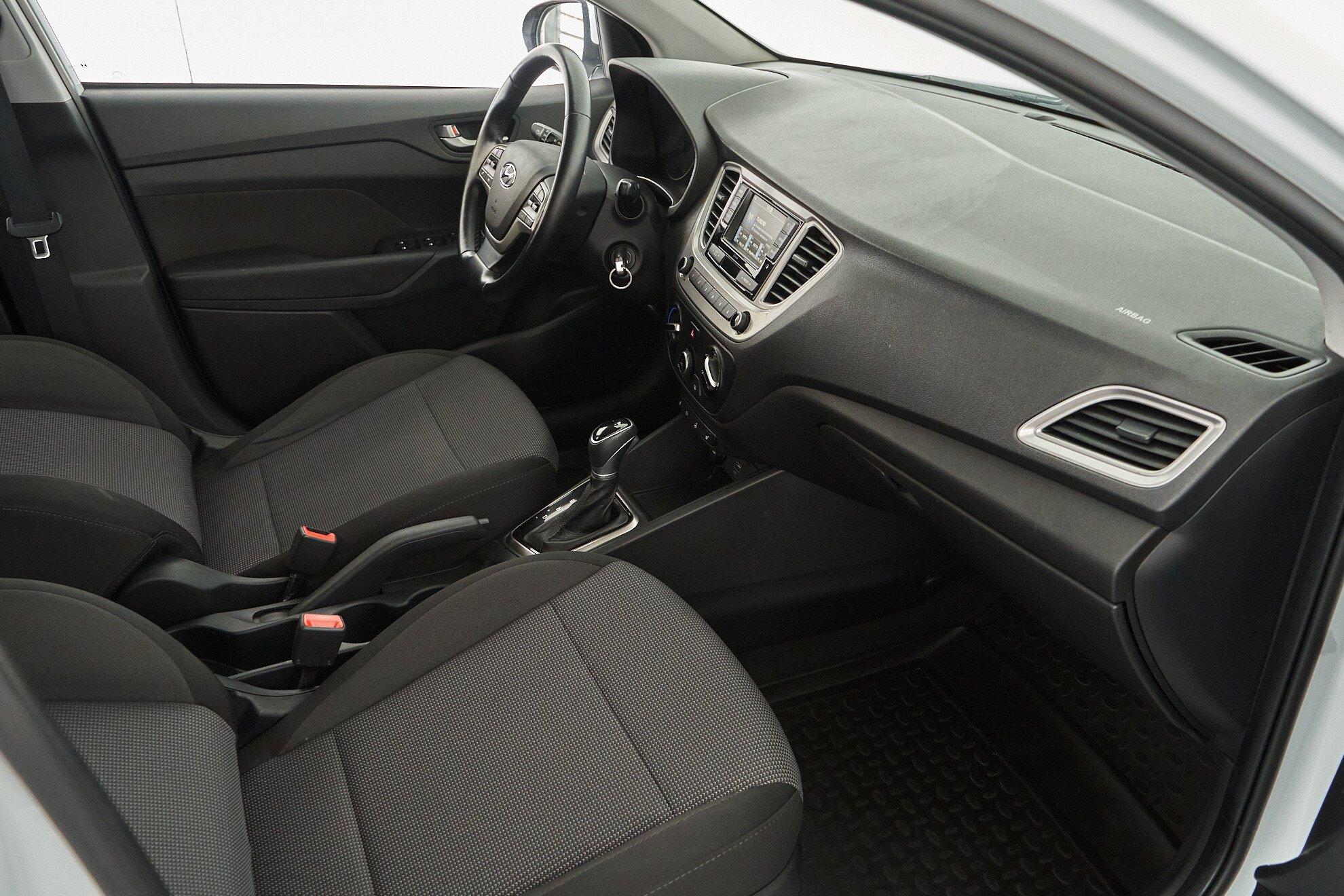 Hyundai Solaris 2019, белый