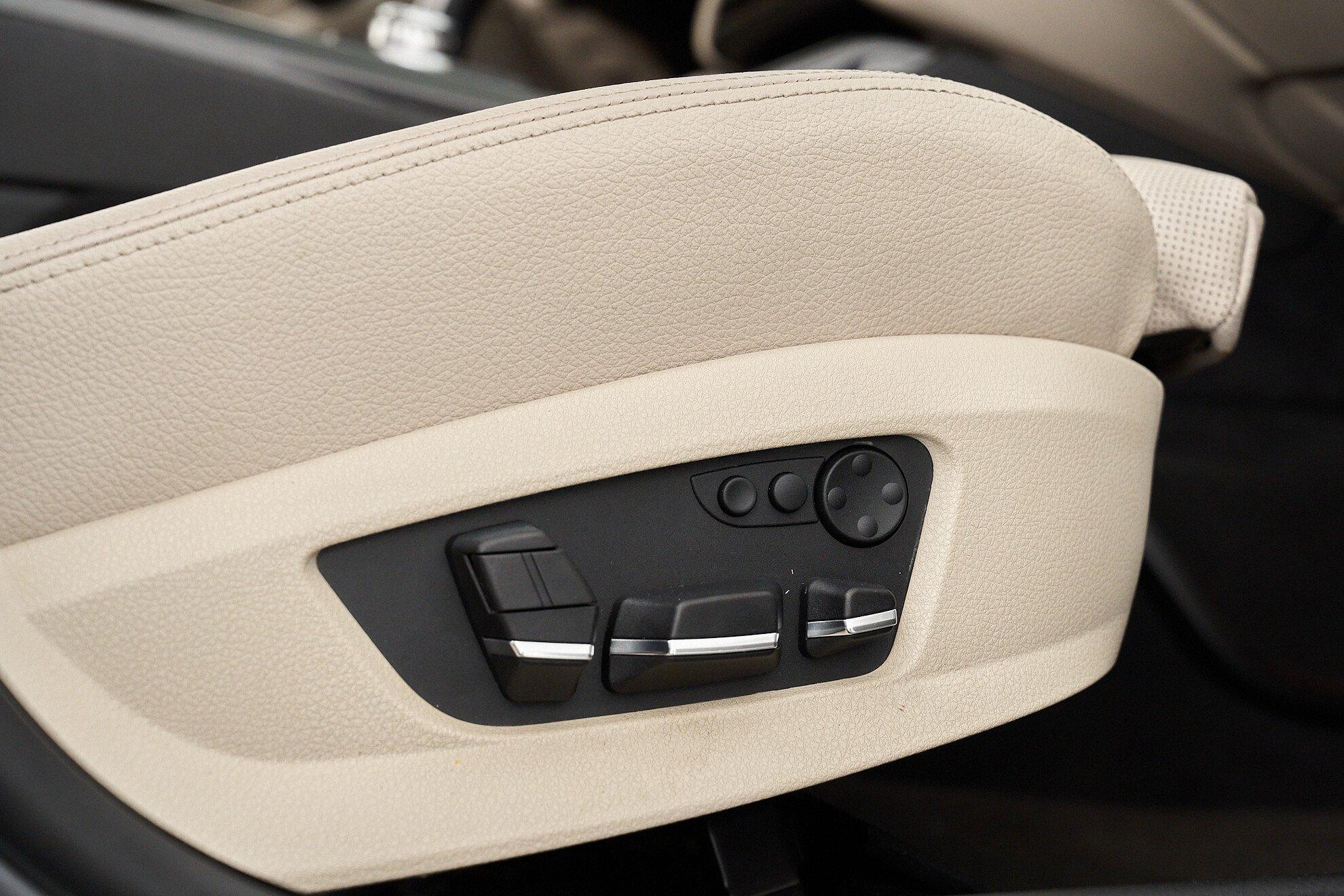 BMW 5 серии 2012, серый