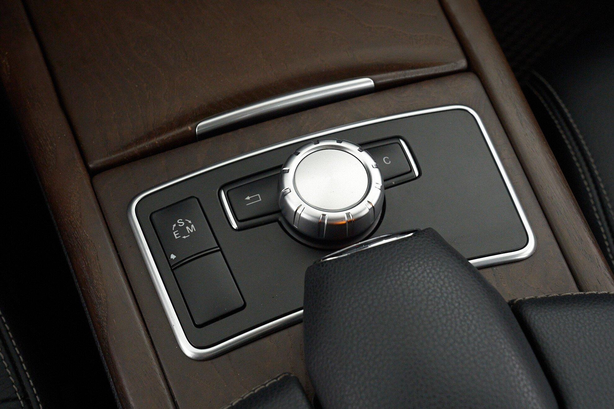 Mercedes-Benz E-Класс 2012, черный
