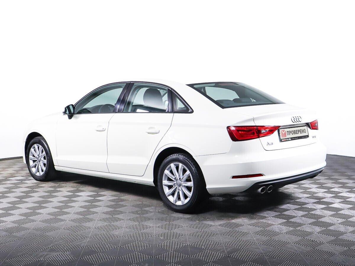 Audi A3 2016, белый