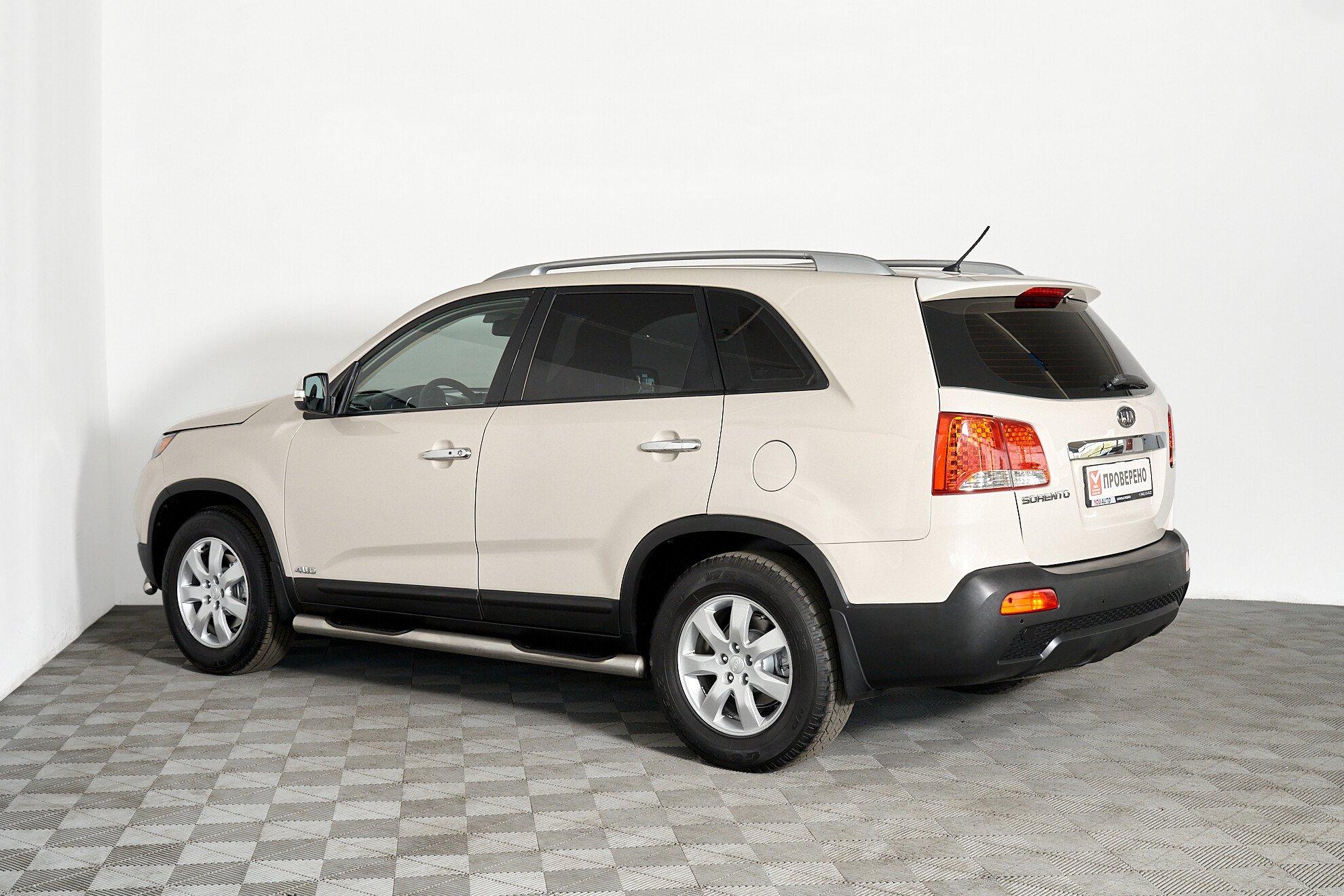Kia Sorento 2010, бежевый