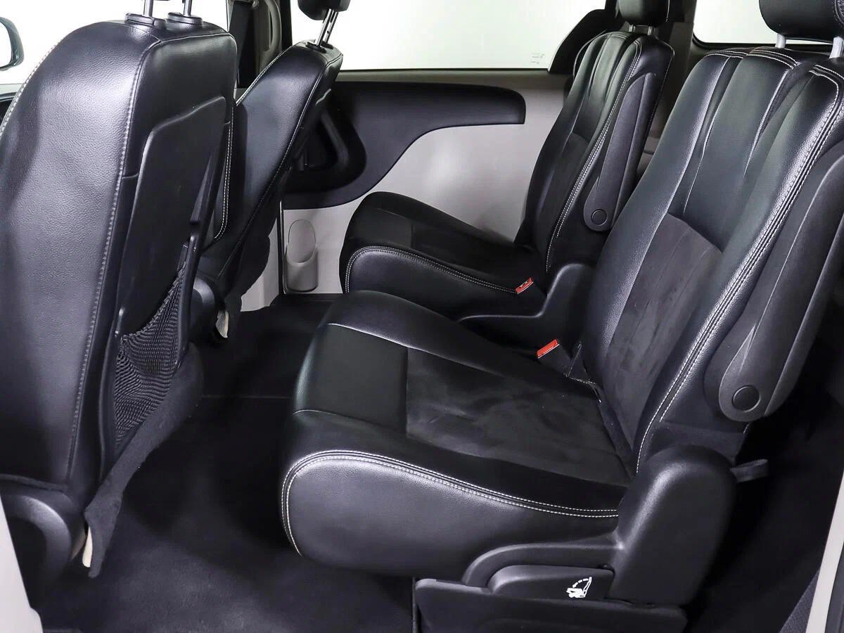 Dodge Caravan 2015, белый