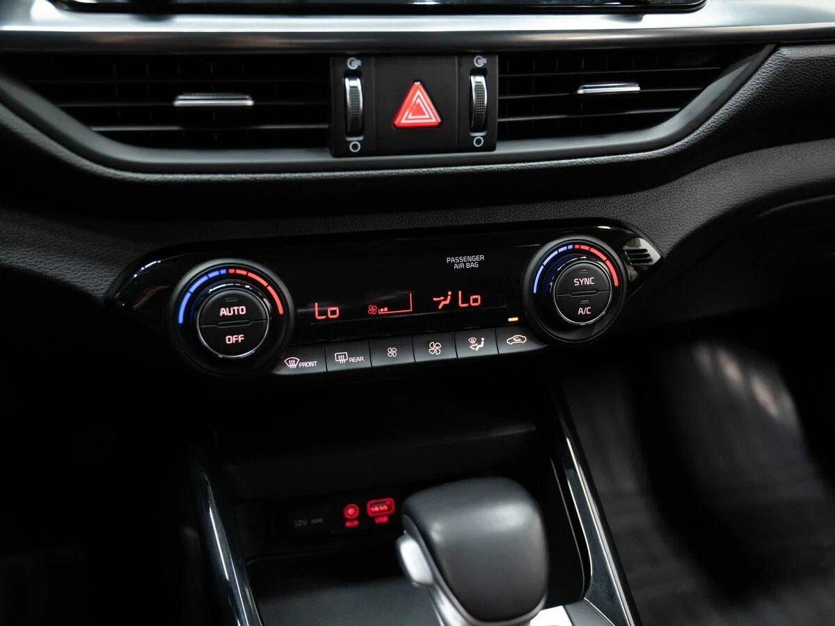 Kia Cerato 2019, белый