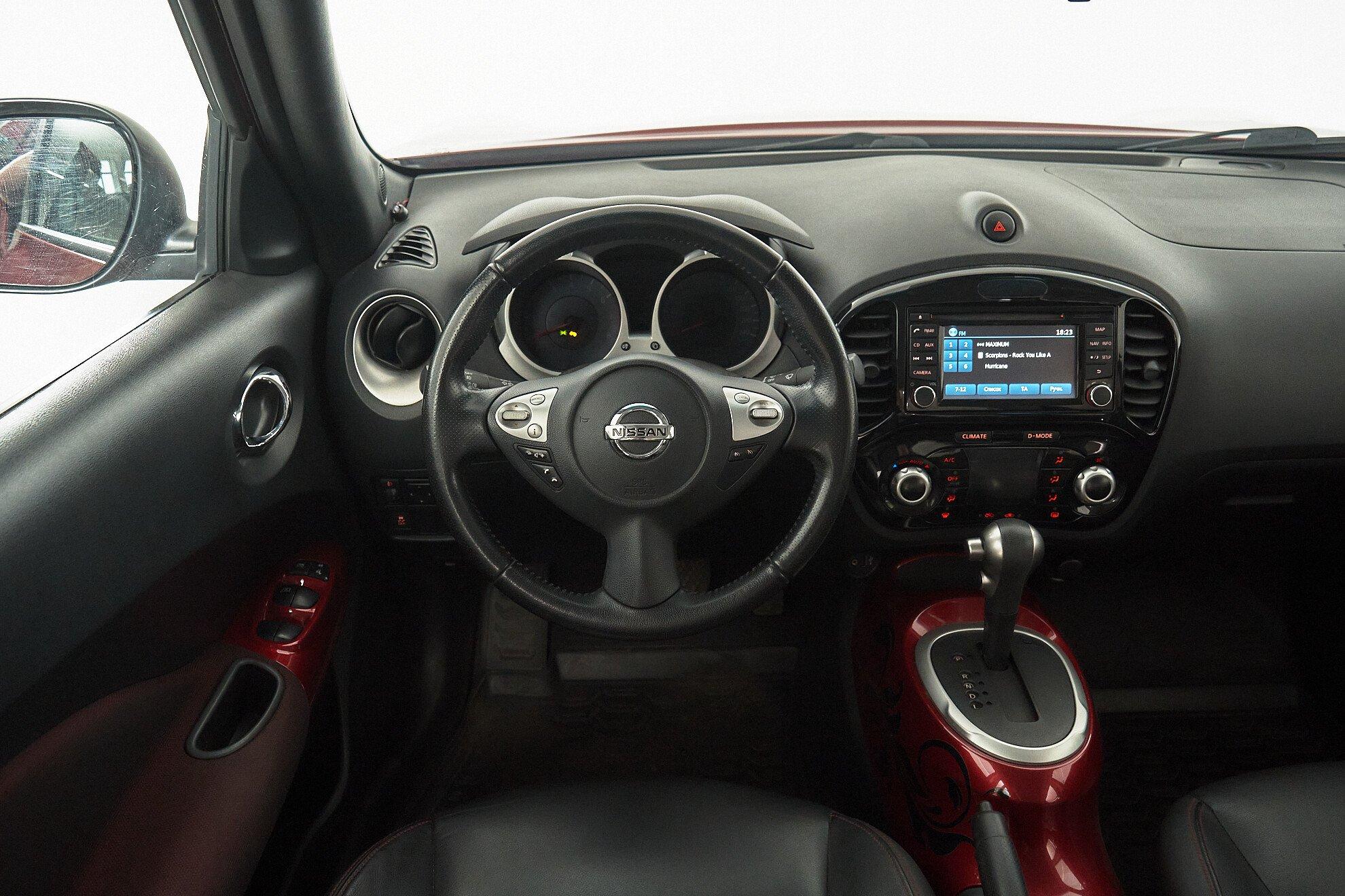 Nissan Juke 2014, красный