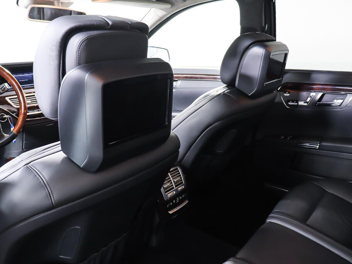 Mercedes-Benz S-Класс 2011, серебряный