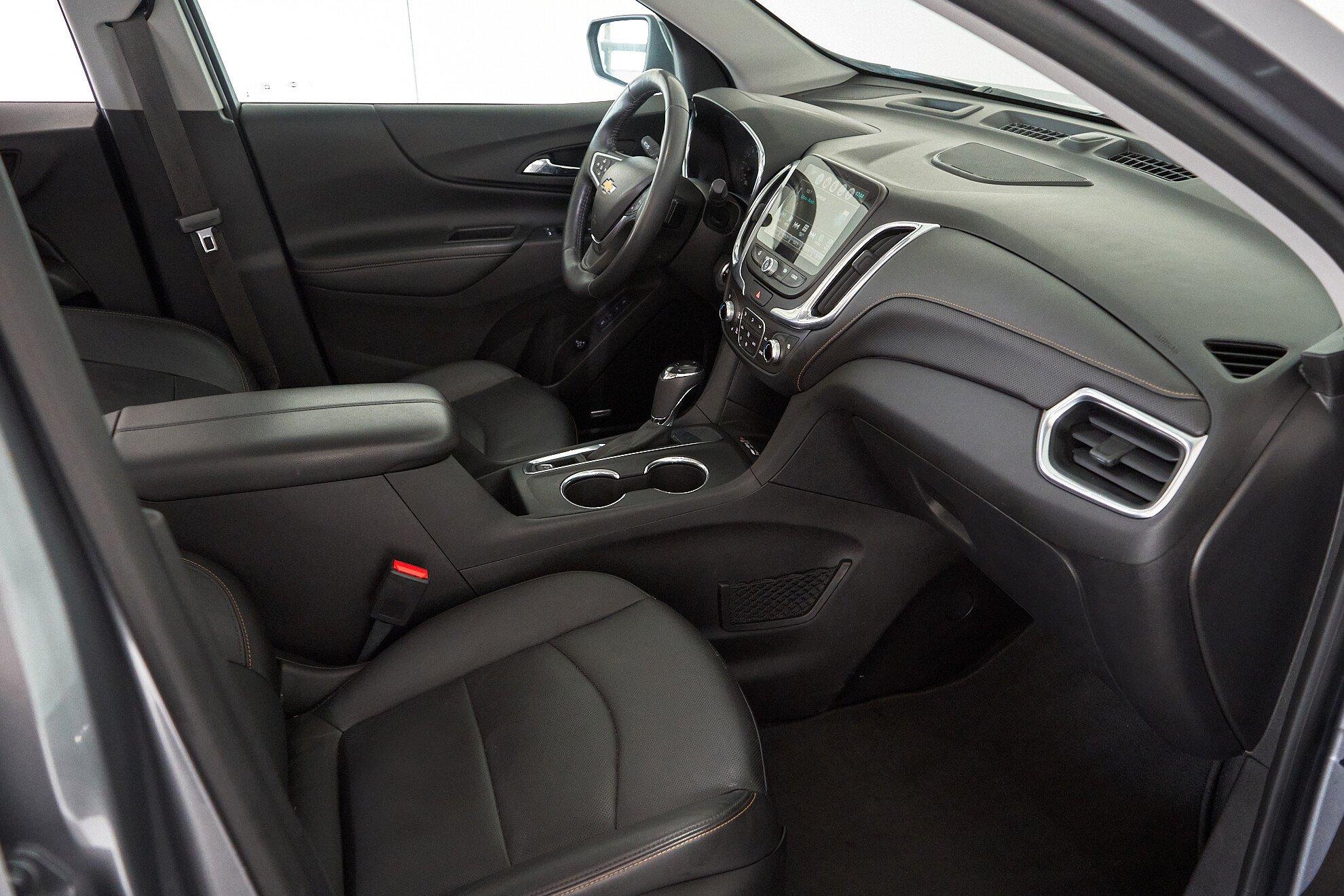 Chevrolet Equinox 2017, серый