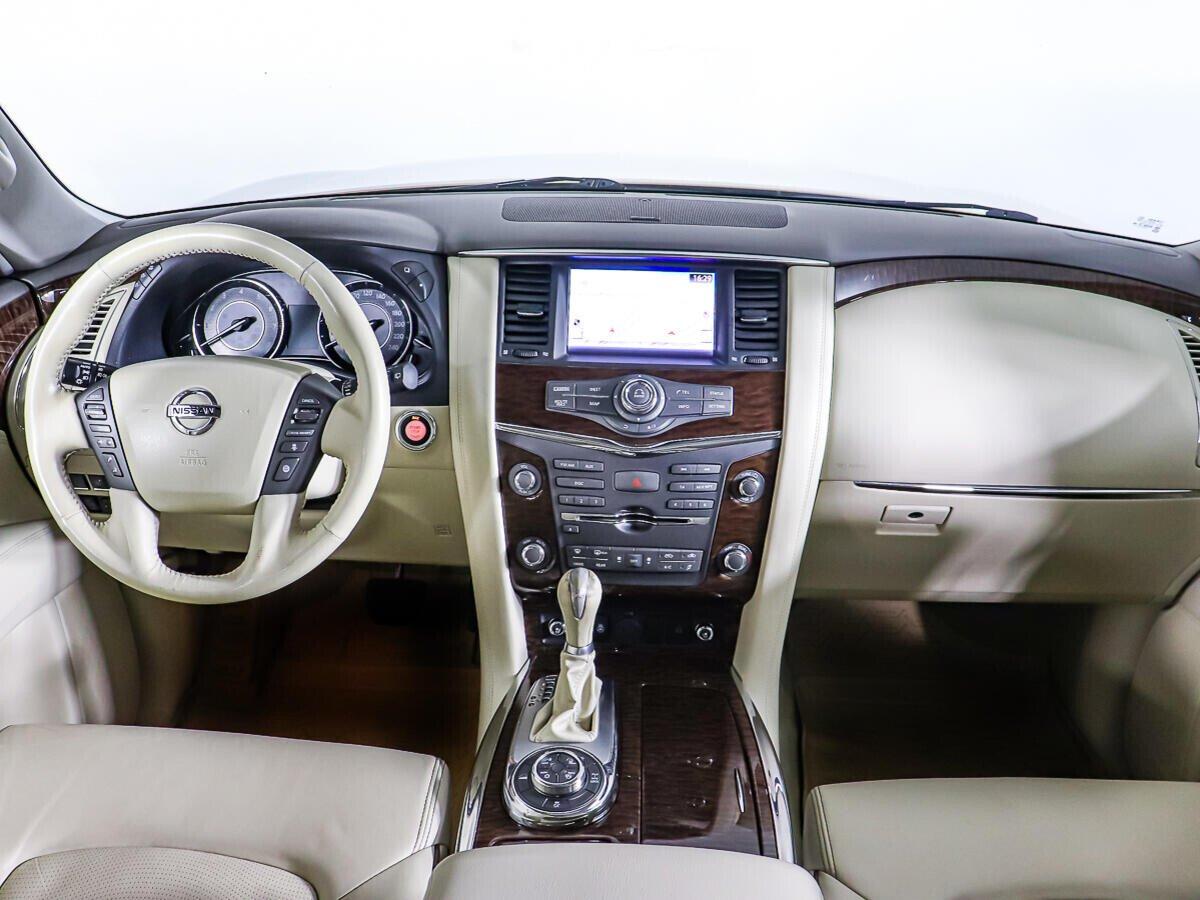 Nissan Patrol 2013, бежевый